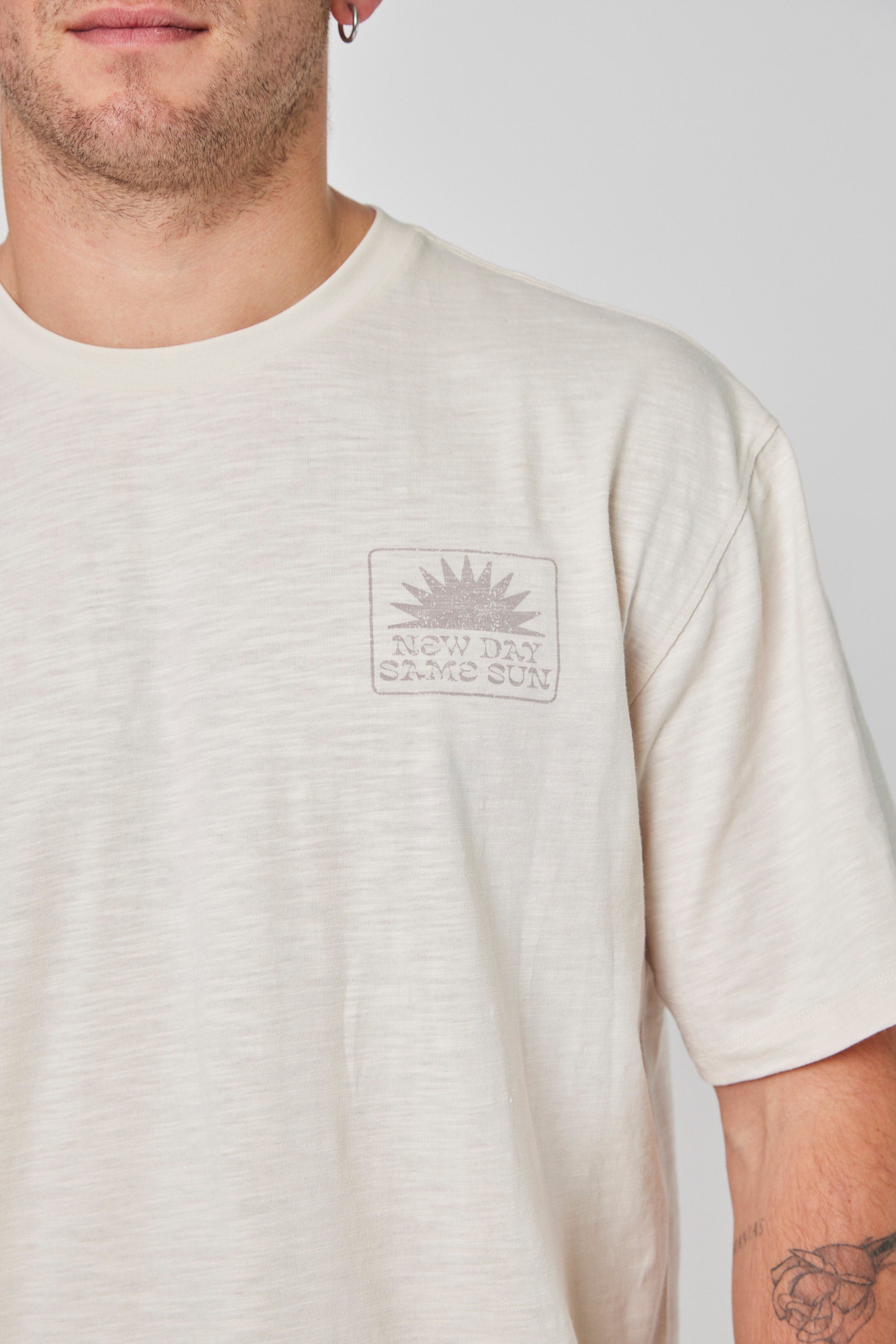 Polera Blanca Hombre Manga Corta Sunday