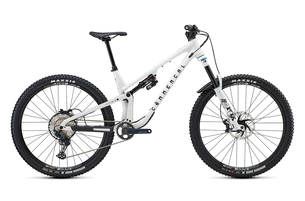 Bicicleta Enduro Commencal Meta V5 Essential Pure White - vista 1