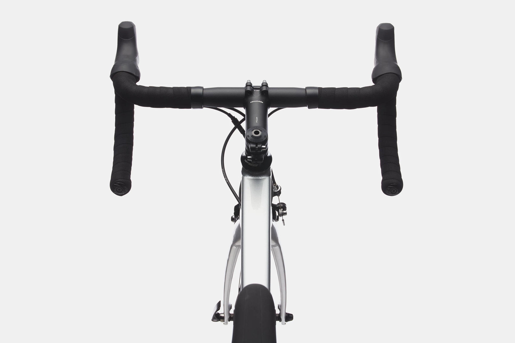 Bicicleta Cannondale CAAD Optimo 4 Aro 700 Plateado