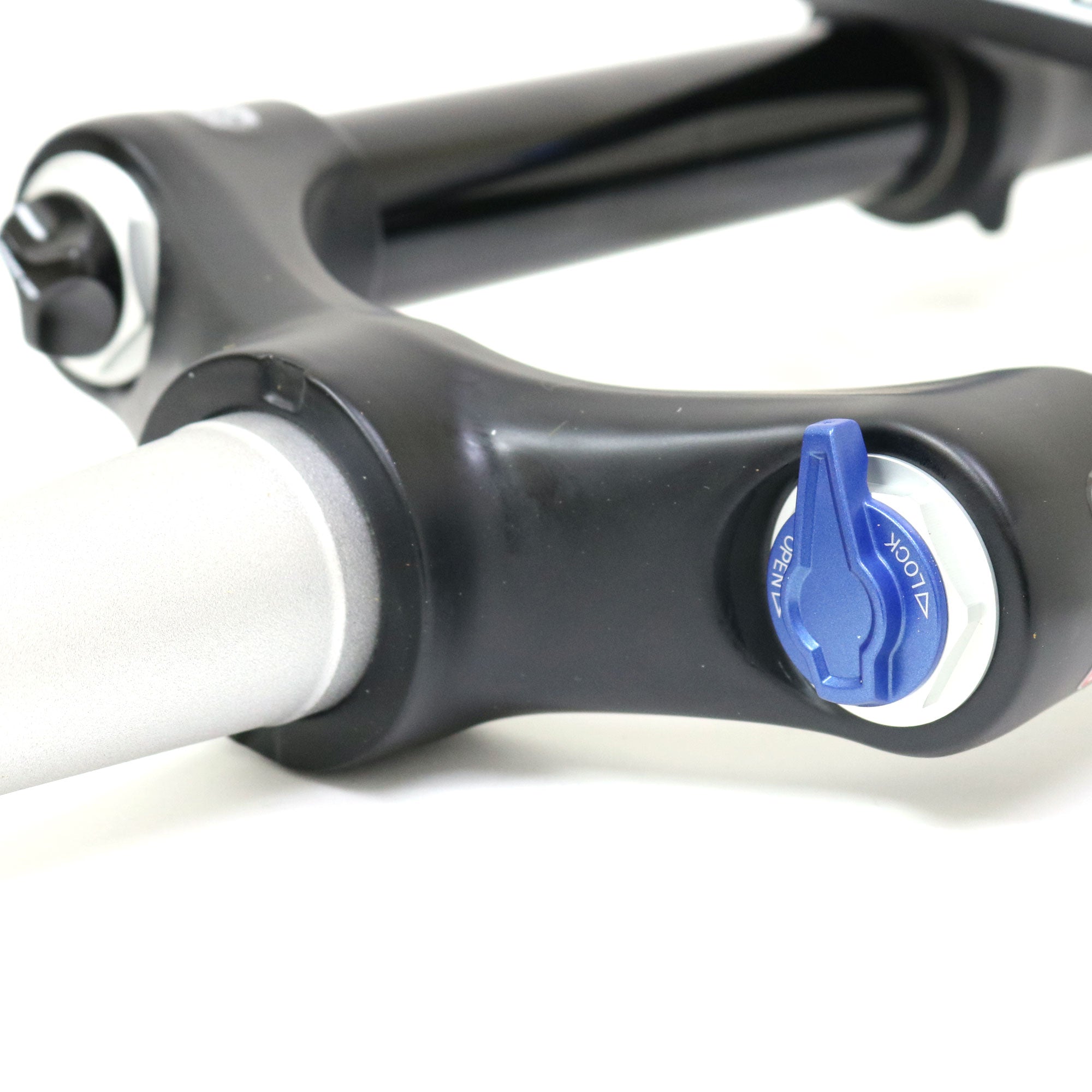 Horquilla Suntour 27.5" Raidon 34 Air LOR 140mm 15X110mm Negro Matte 2022