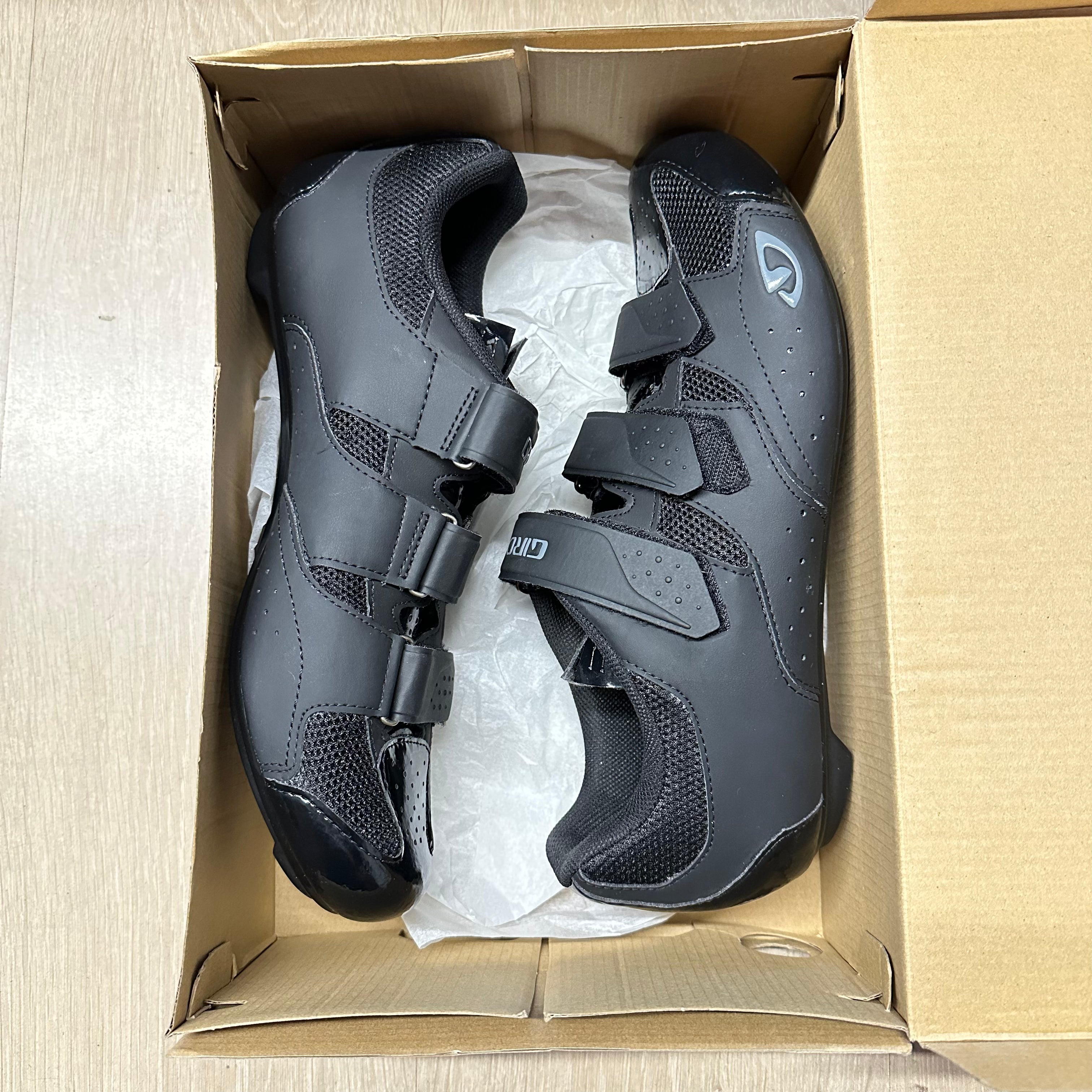 Giro Zapatilla Techne Black (Con detalles)