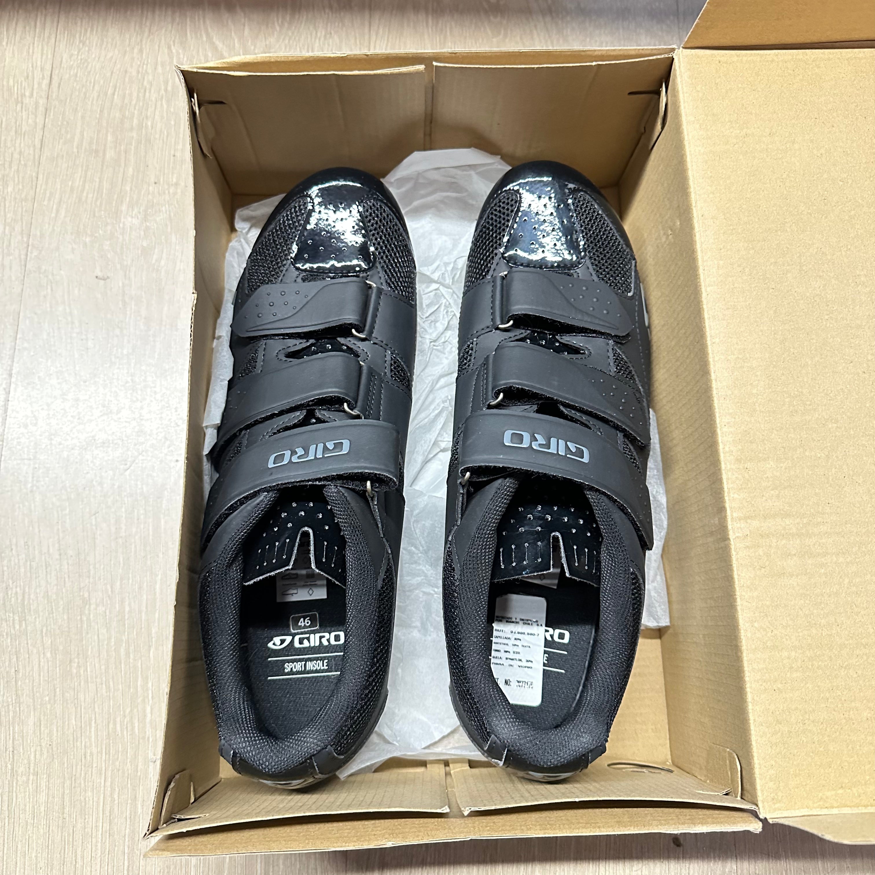 Giro Zapatilla Techne Black (Con detalles)