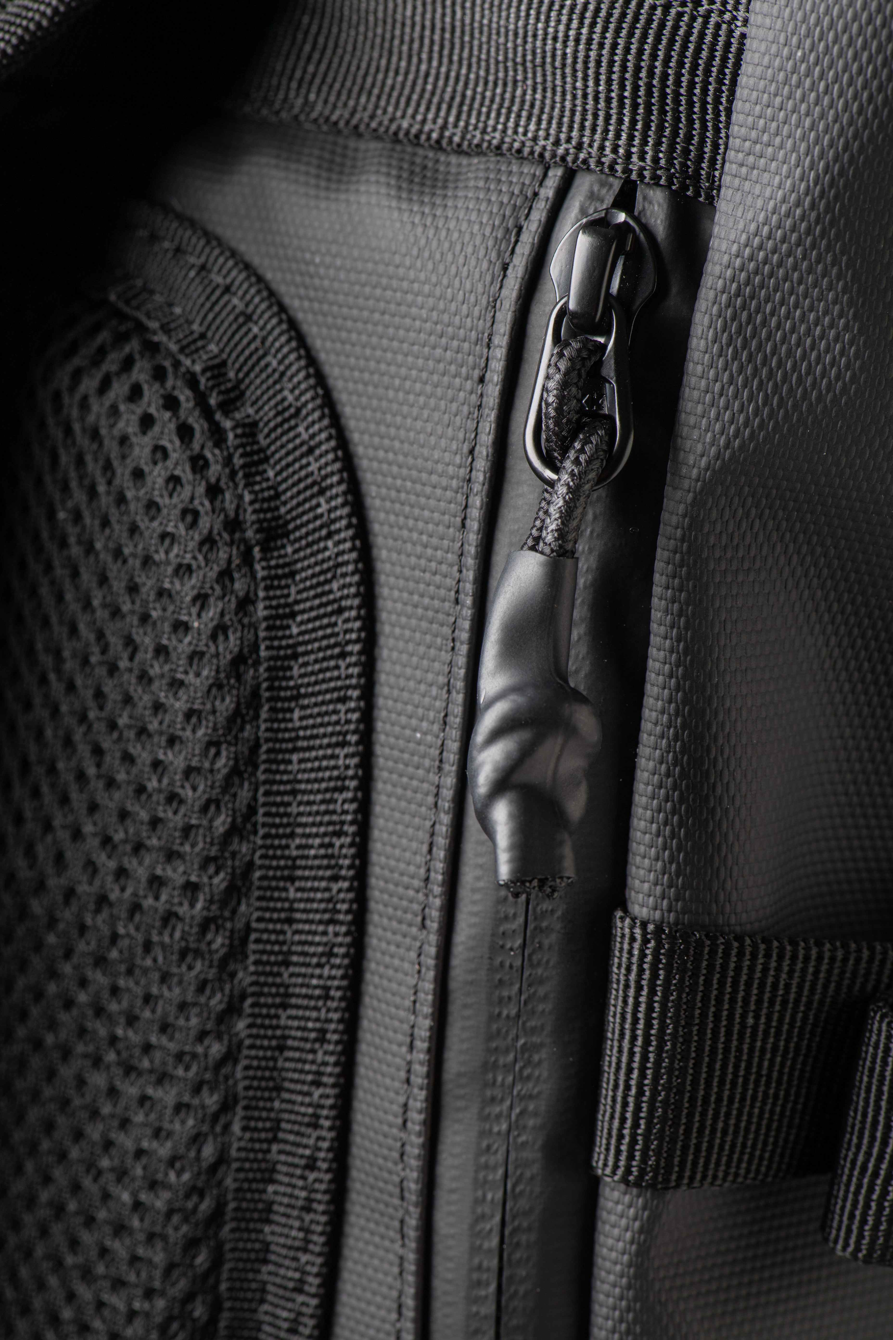 Mochila Roll On Top Carbon Black