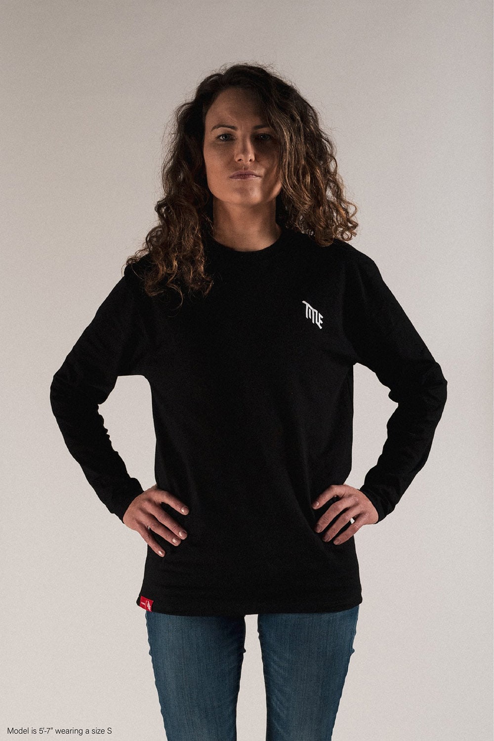Polera manga larga TITLE - Negra