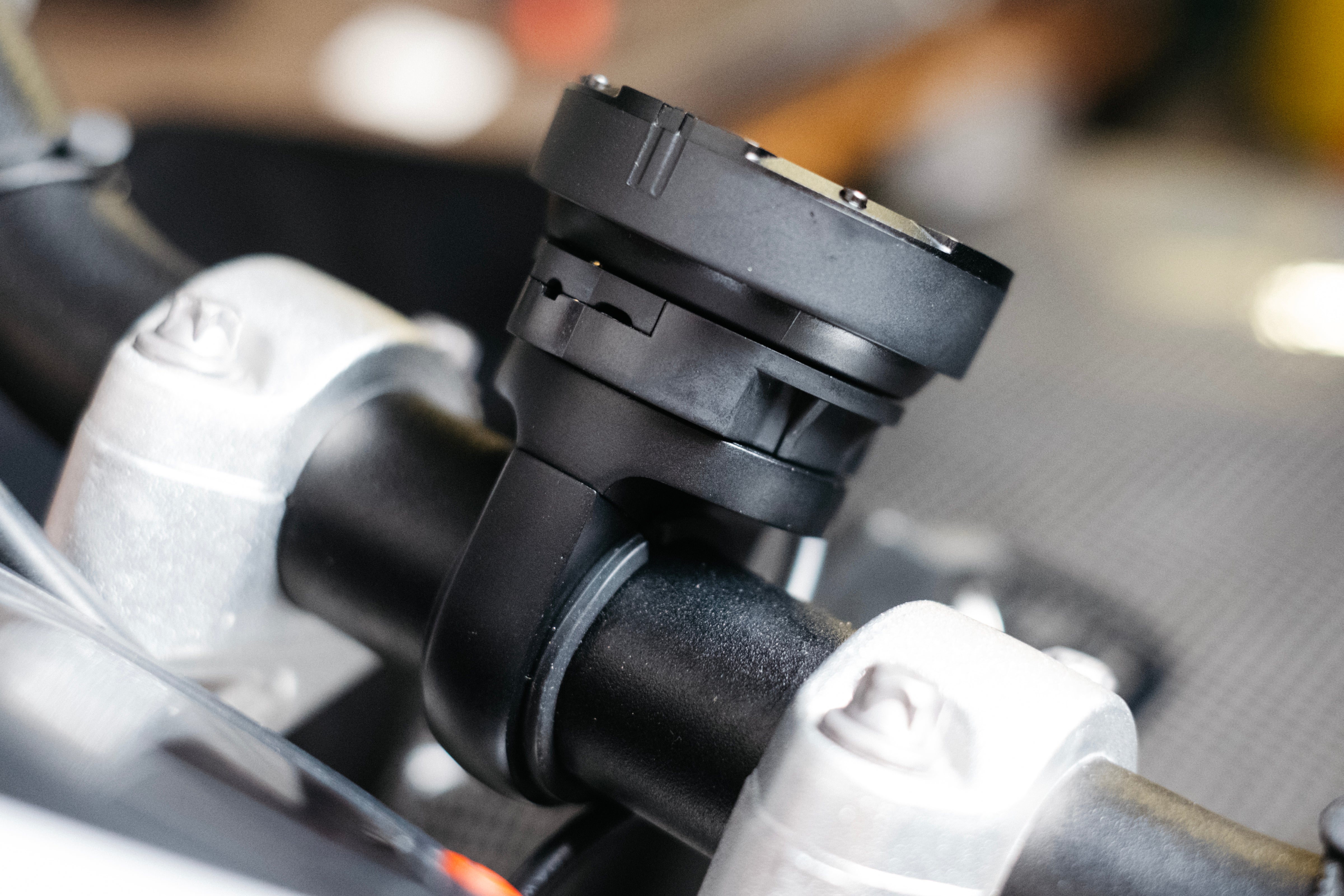 Moto II Powered Mount Beeline