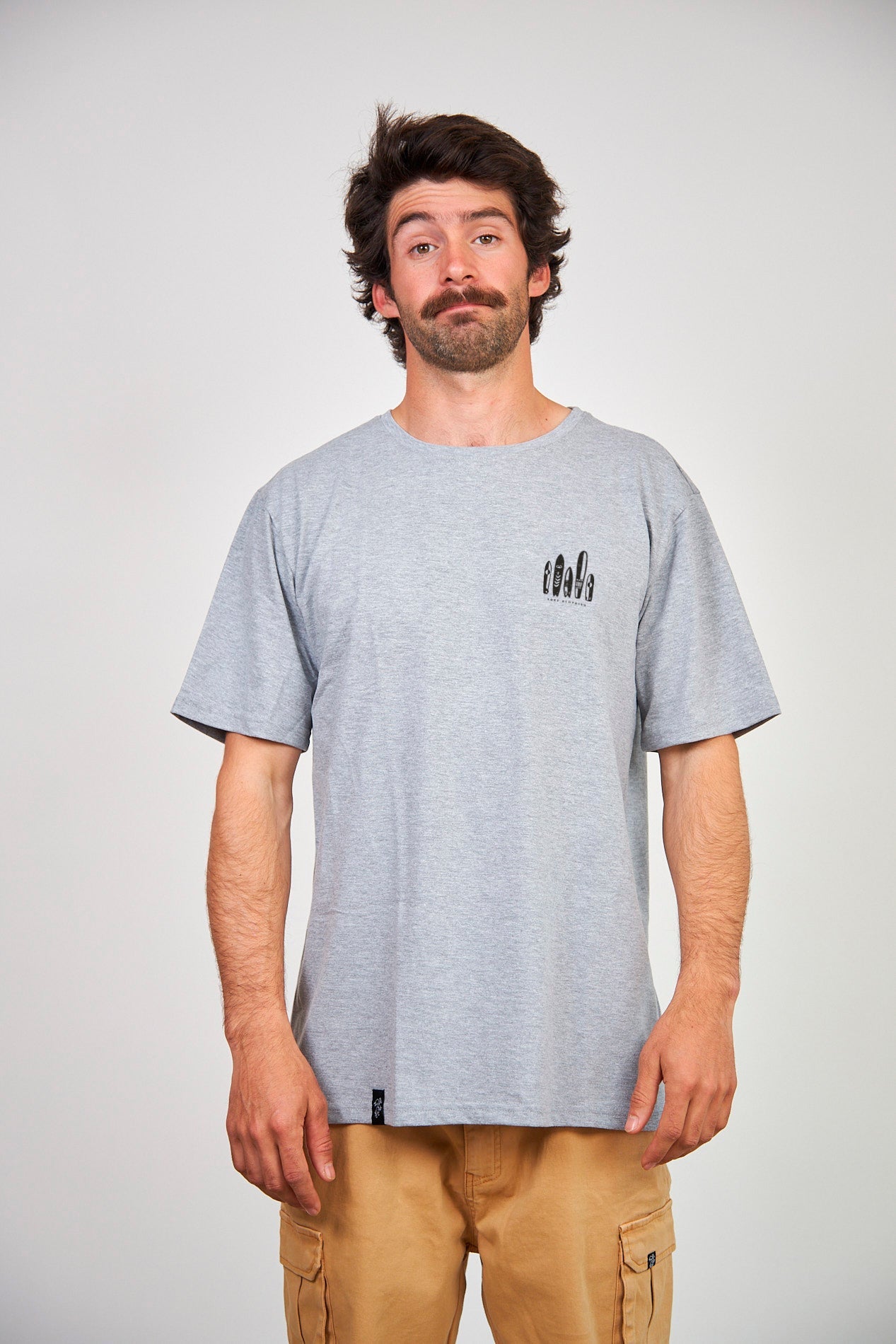 Polera Gris Claro Manga Corta Hombre Malibu