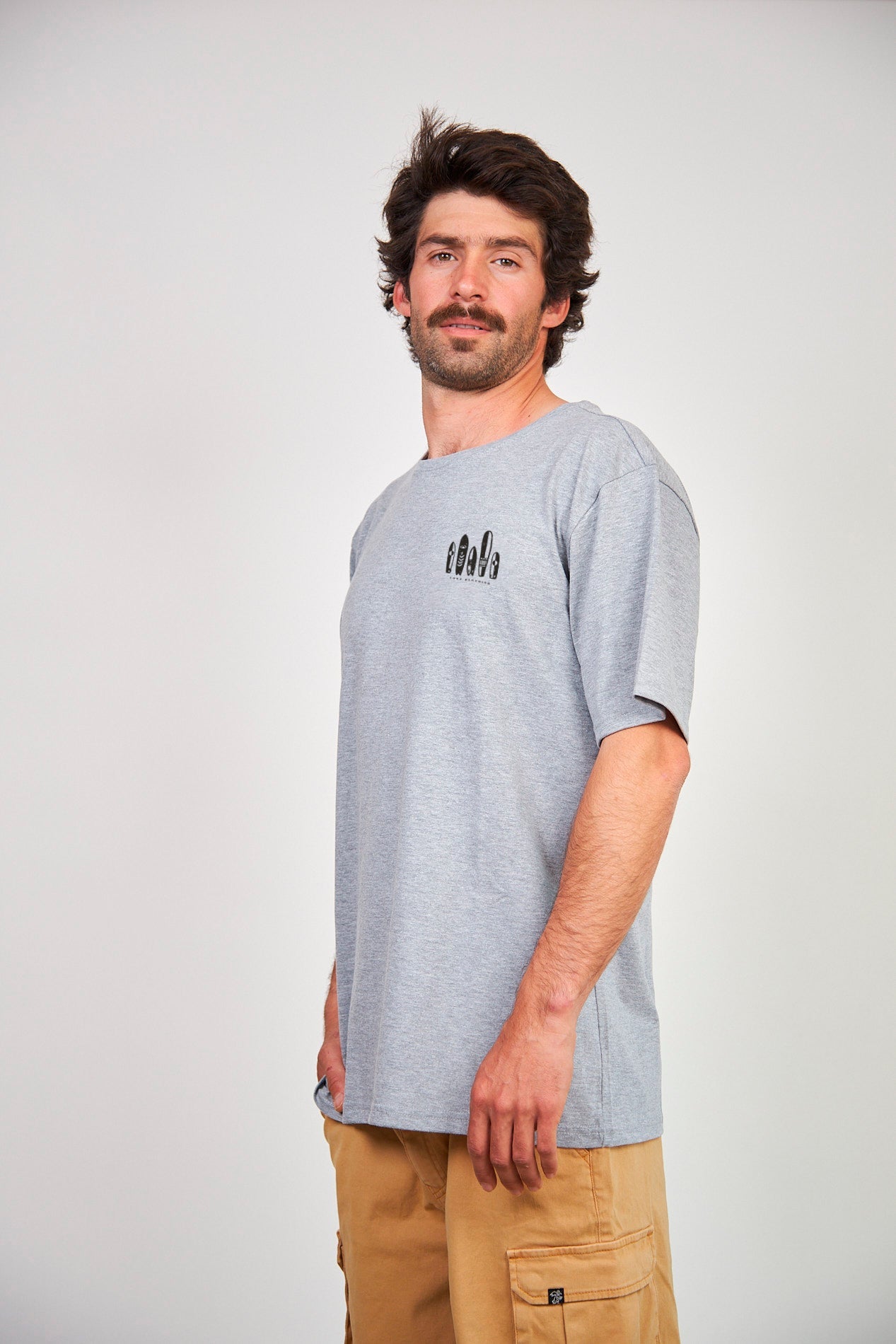 Polera Gris Claro Manga Corta Hombre Malibu