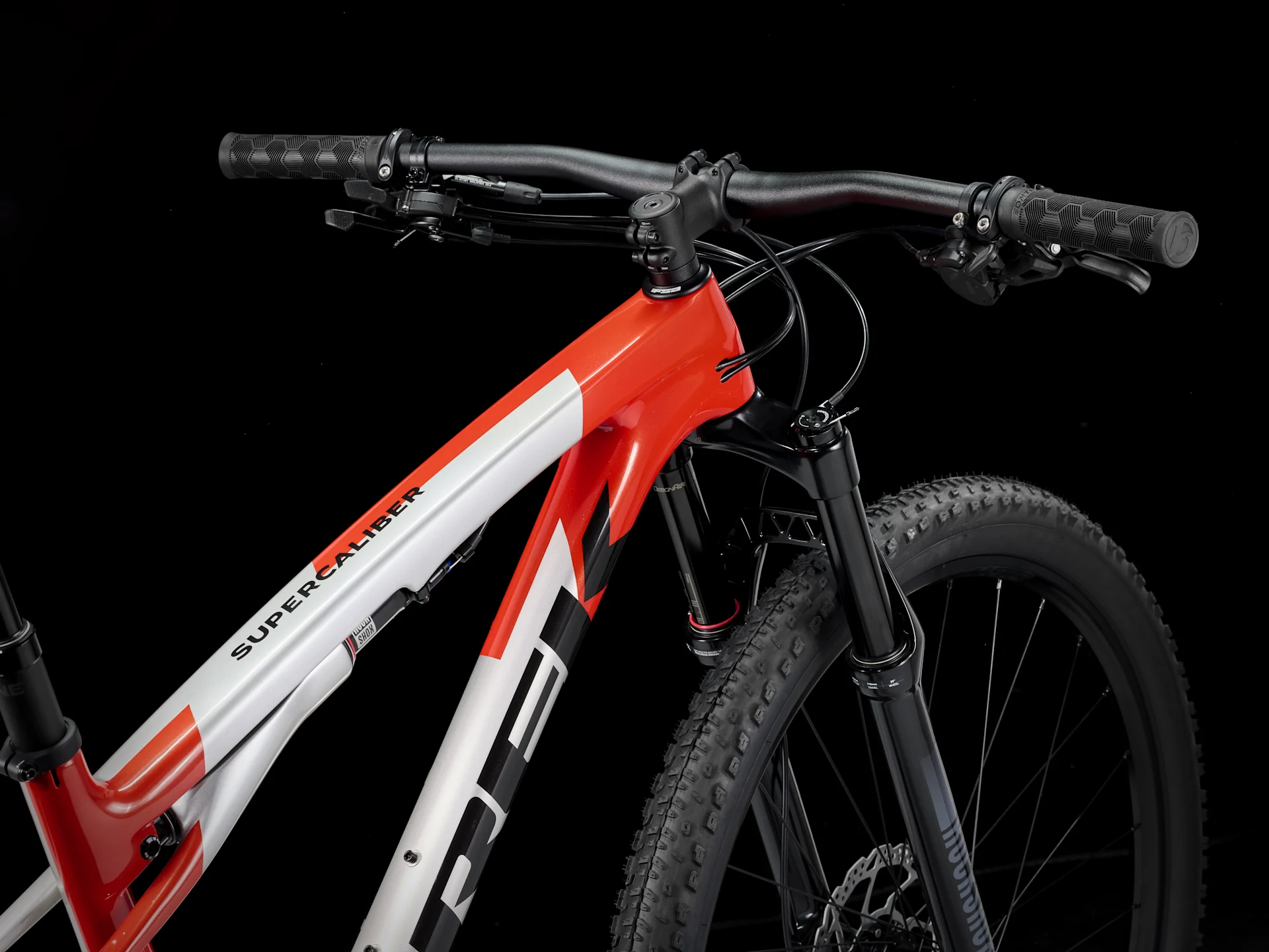 Bicicleta Cross Country Trek Supercaliber SL 9.6 Blanco/Rojo