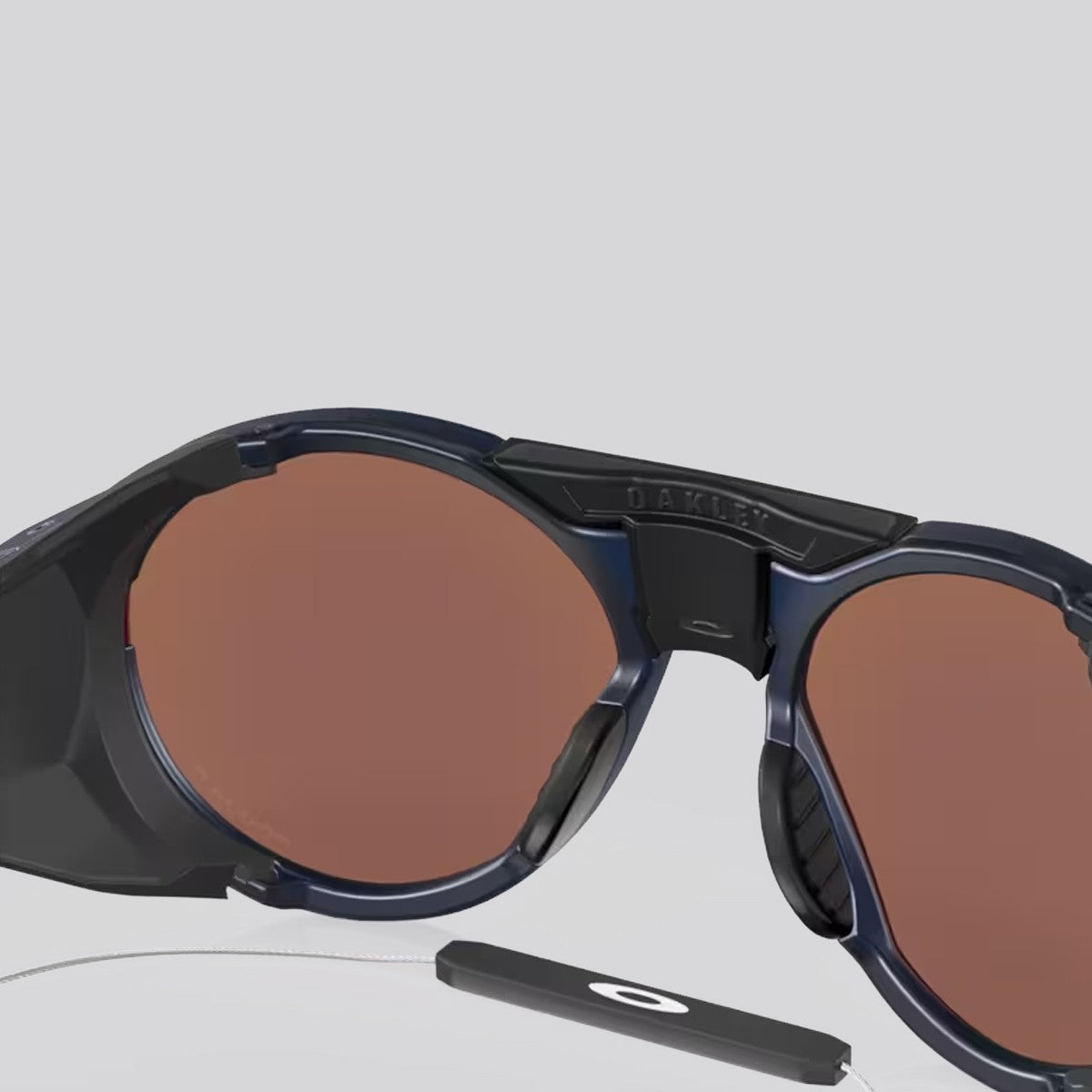 Lentes de Sol Oakley Clifden Matte Translucent Blue / Prizm Deep Water Polarizado - vista 6