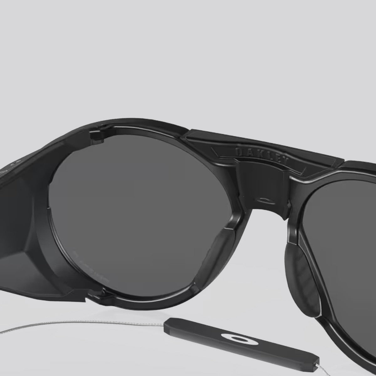 Lentes de Sol Oakley Clifden Matte Black / Prizm Black Polarizado - vista 6