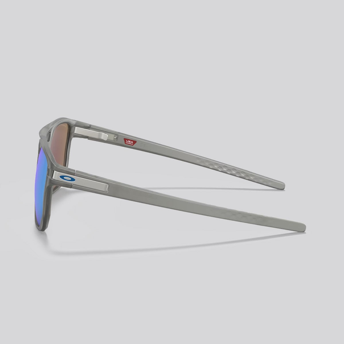 Lentes de Sol Oakley Latch Beta Matte Grey Ink / Prizm Sapphire Polarizado - vista 3