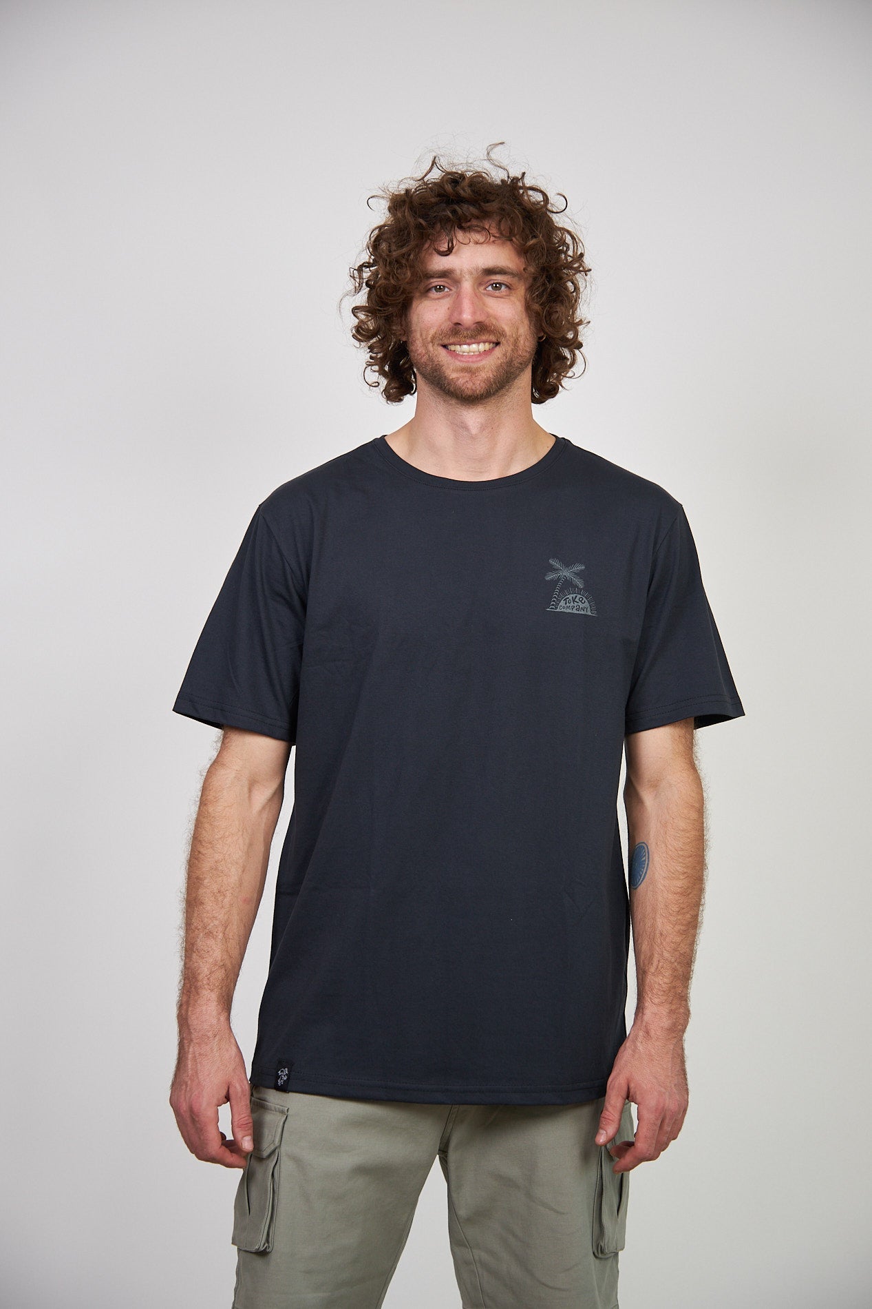 Polera Manga Corta Negra Company