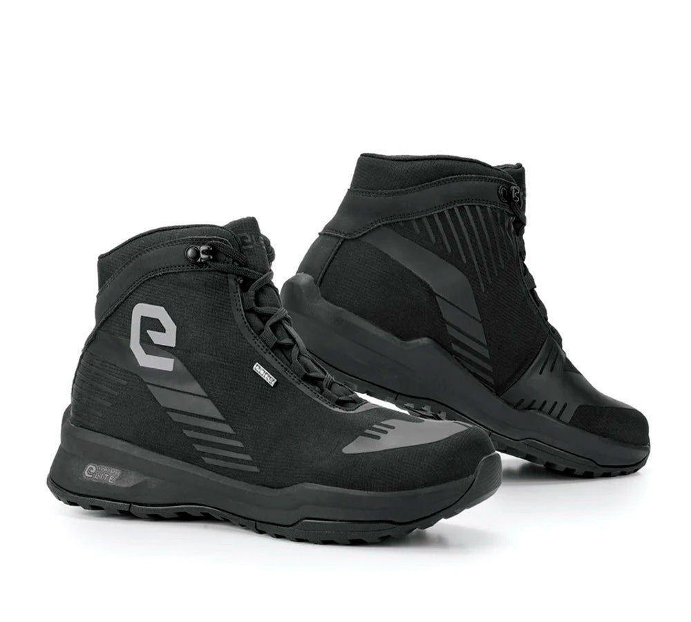 Zapato urbano para moto modelo Town WP Black | Eleveit