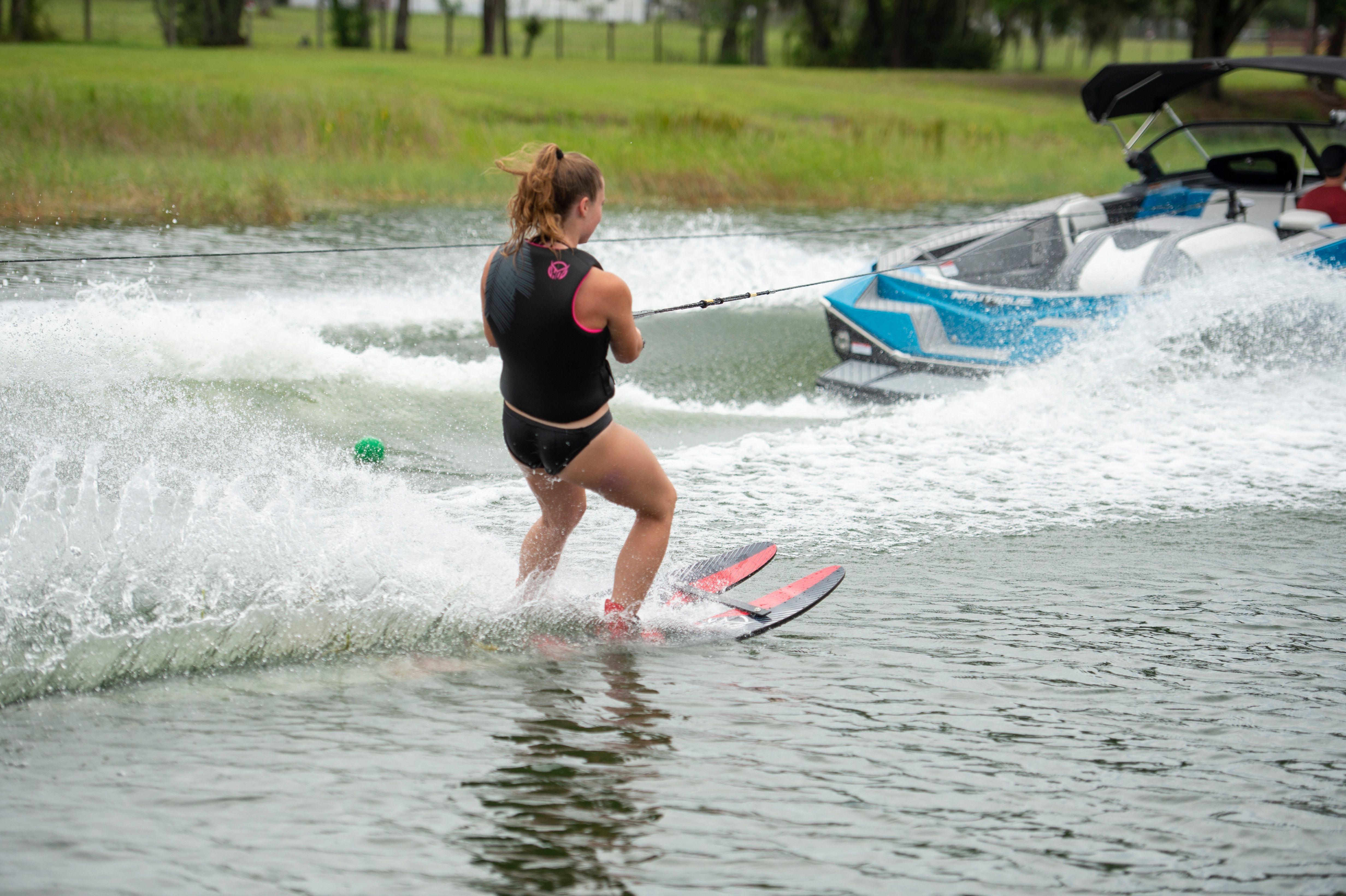 HO Par Ski Acuático Excel 63" Con Fijaciones