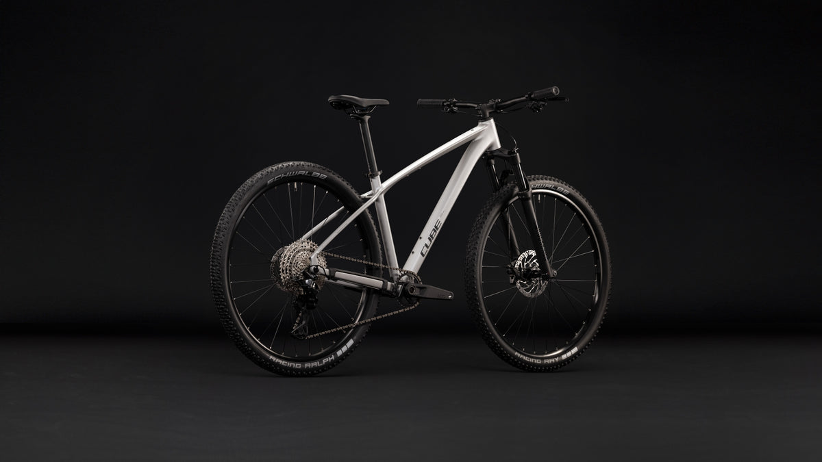 Bicicleta Cube Reaction Pro platinum´n´black | Preventa - Entrega Febrero 2027