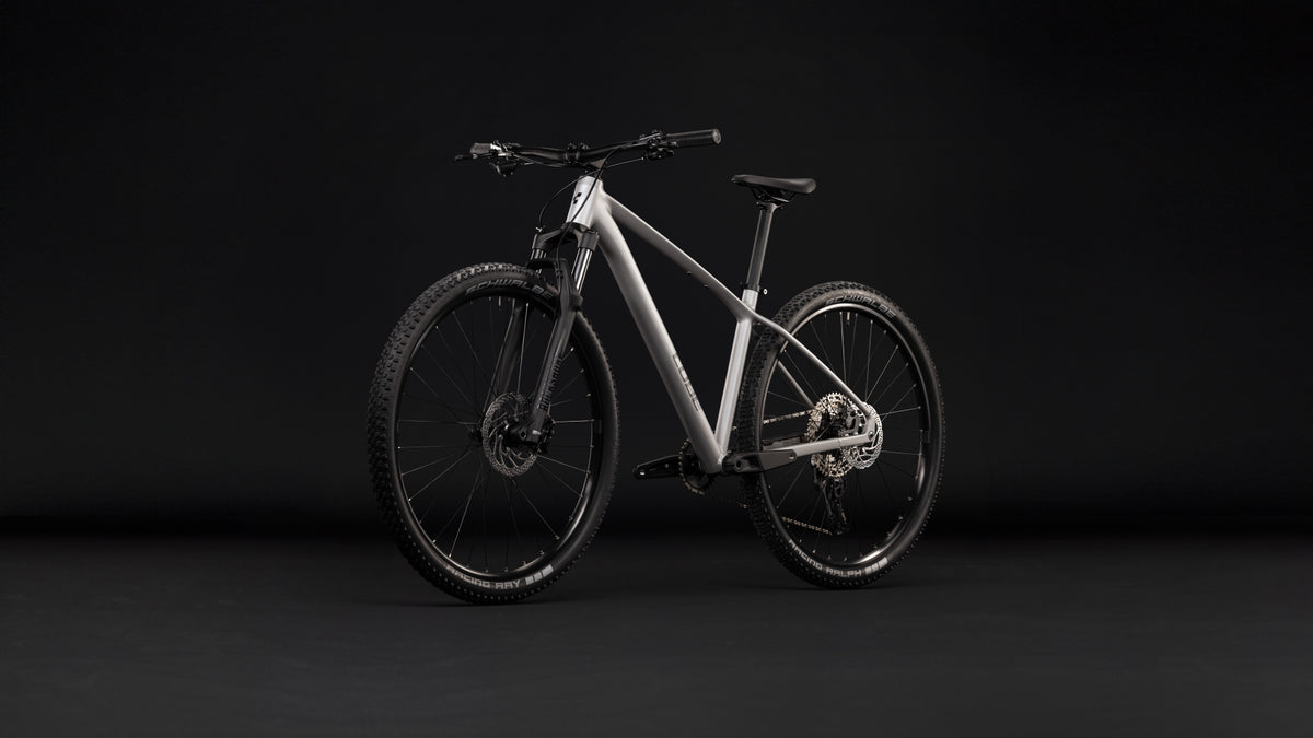 Bicicleta Cube Reaction Pro platinum´n´black | Preventa - Entrega Febrero 2027