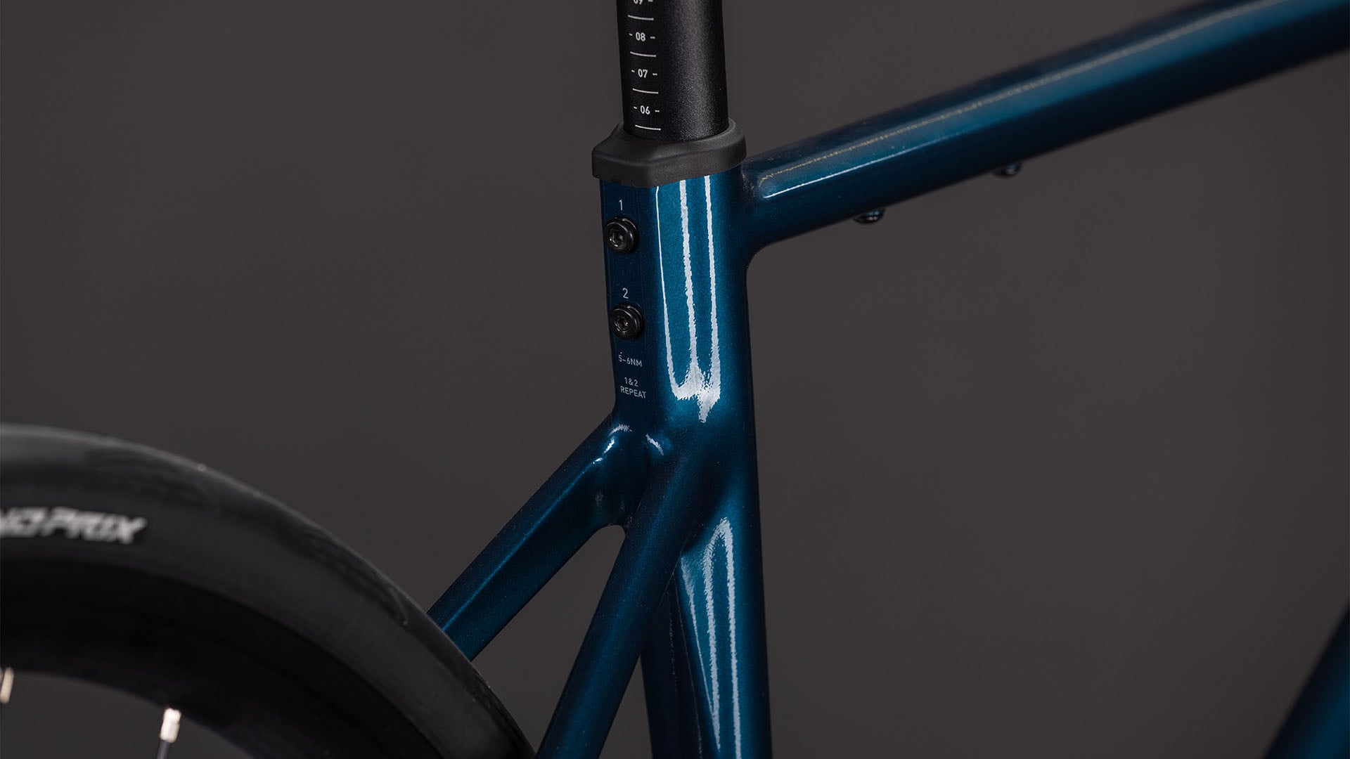 Bicicleta Ruta Cube Attain Pro Nautica´n´Prism