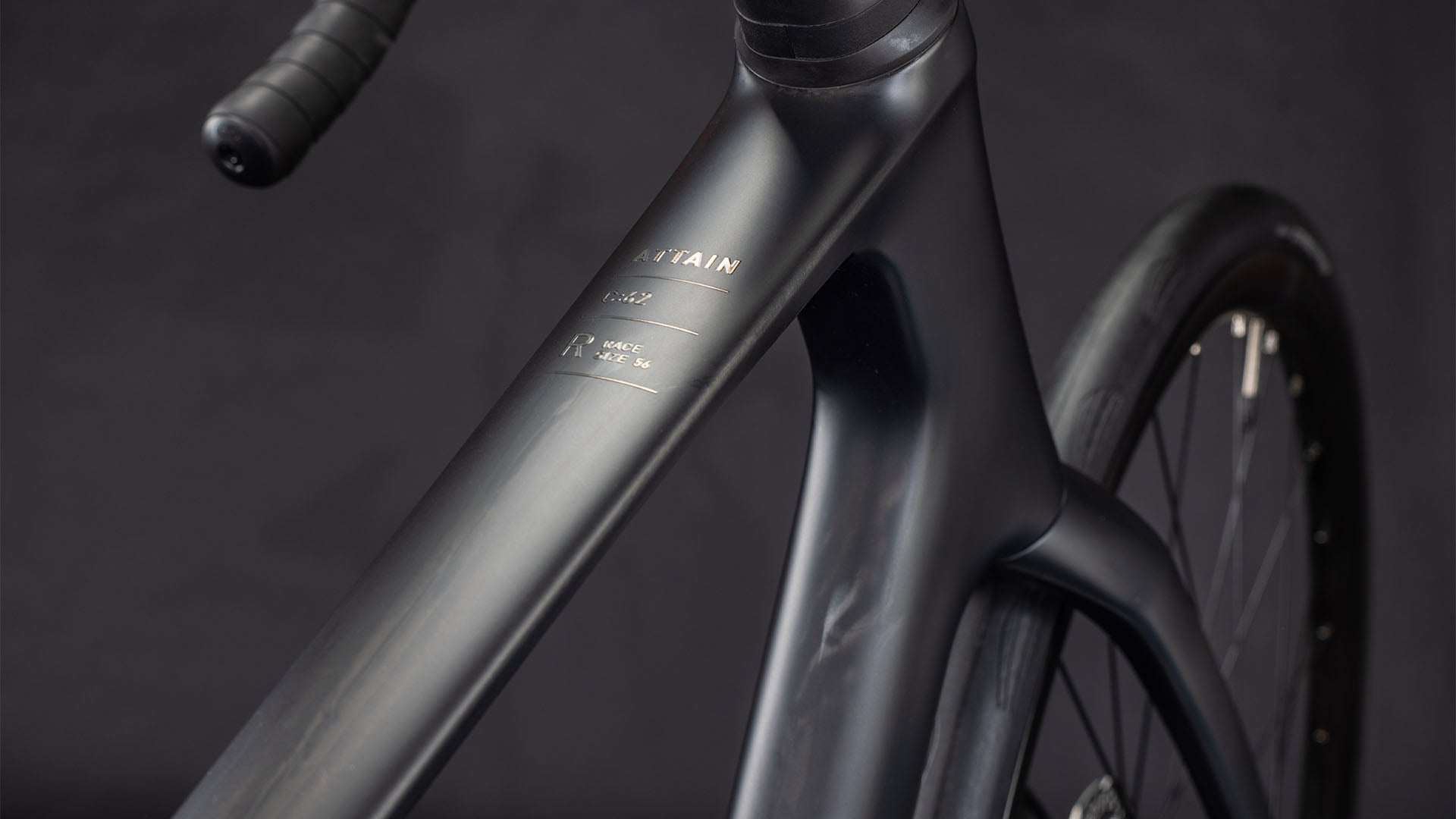 Bicicleta Ruta Cube Attain C:62 Race blackline