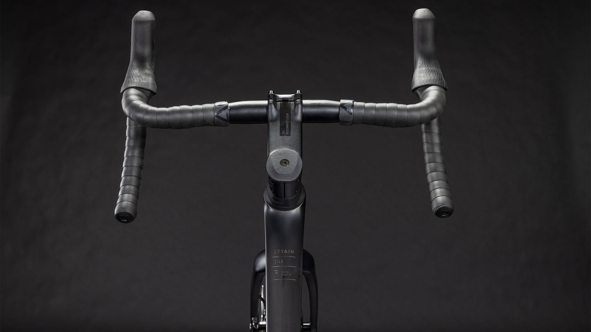 Bicicleta Ruta Cube Attain C:62 Race blackline