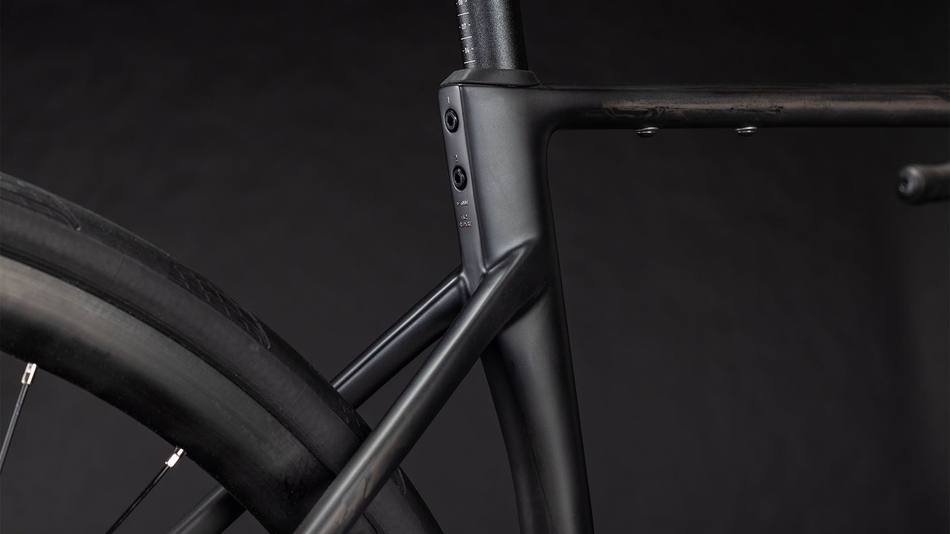 Bicicleta Ruta Cube Attain C:62 Race Blackline