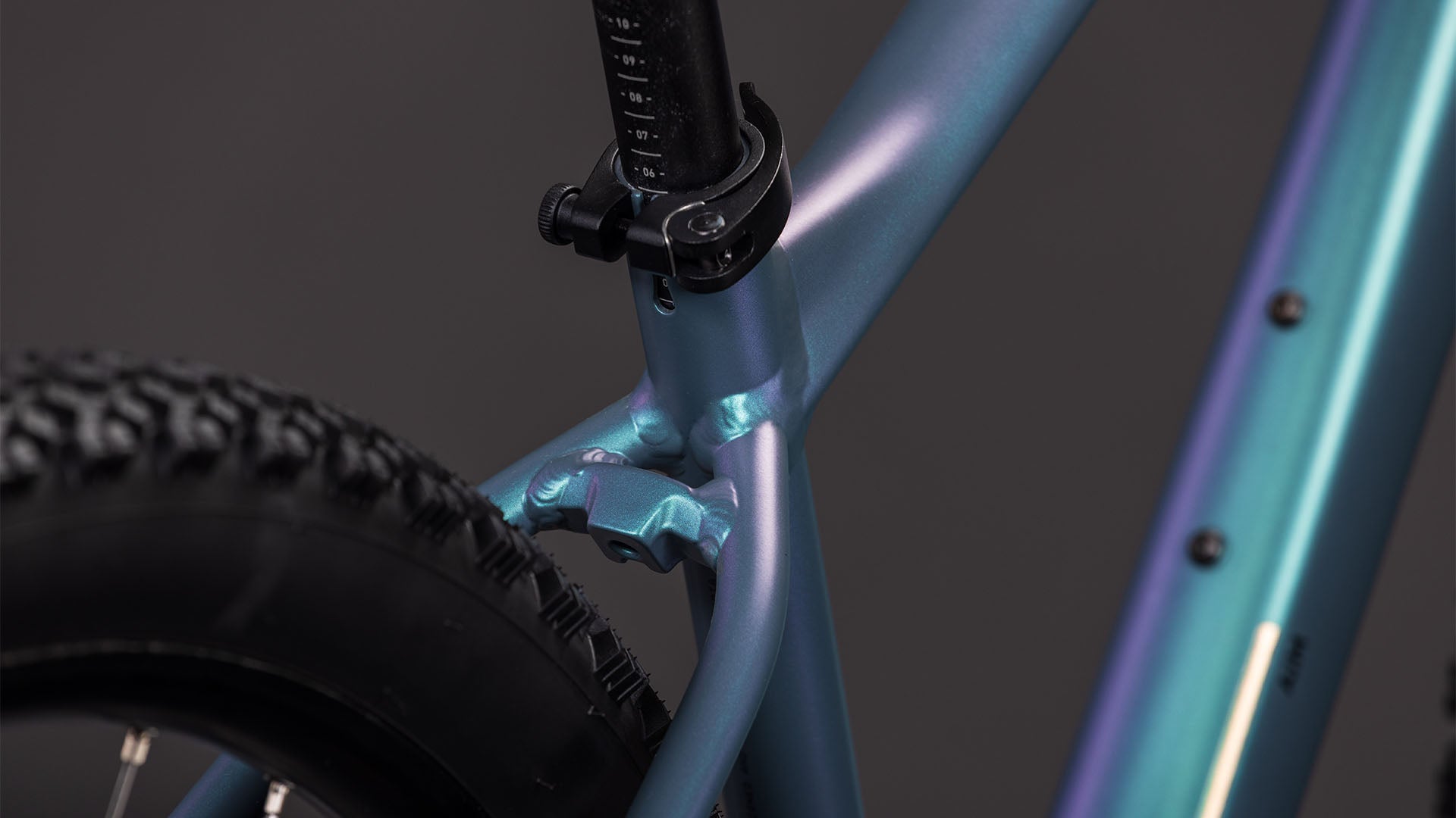 Bicicleta Cube Aim Pro Smaragdgrey´n´Prism