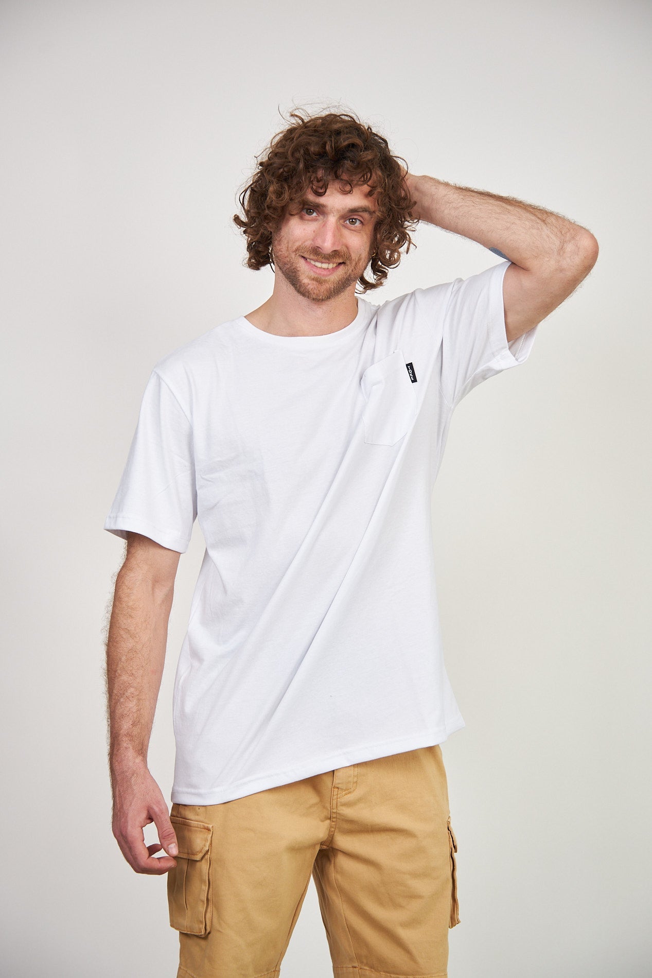 Polera con Bolsillo Blanca Manga Corta