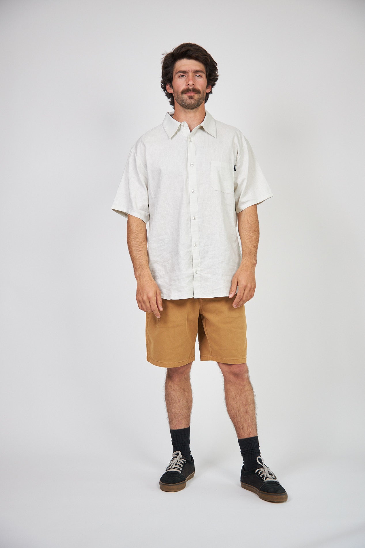 Short Solid Toke Beige