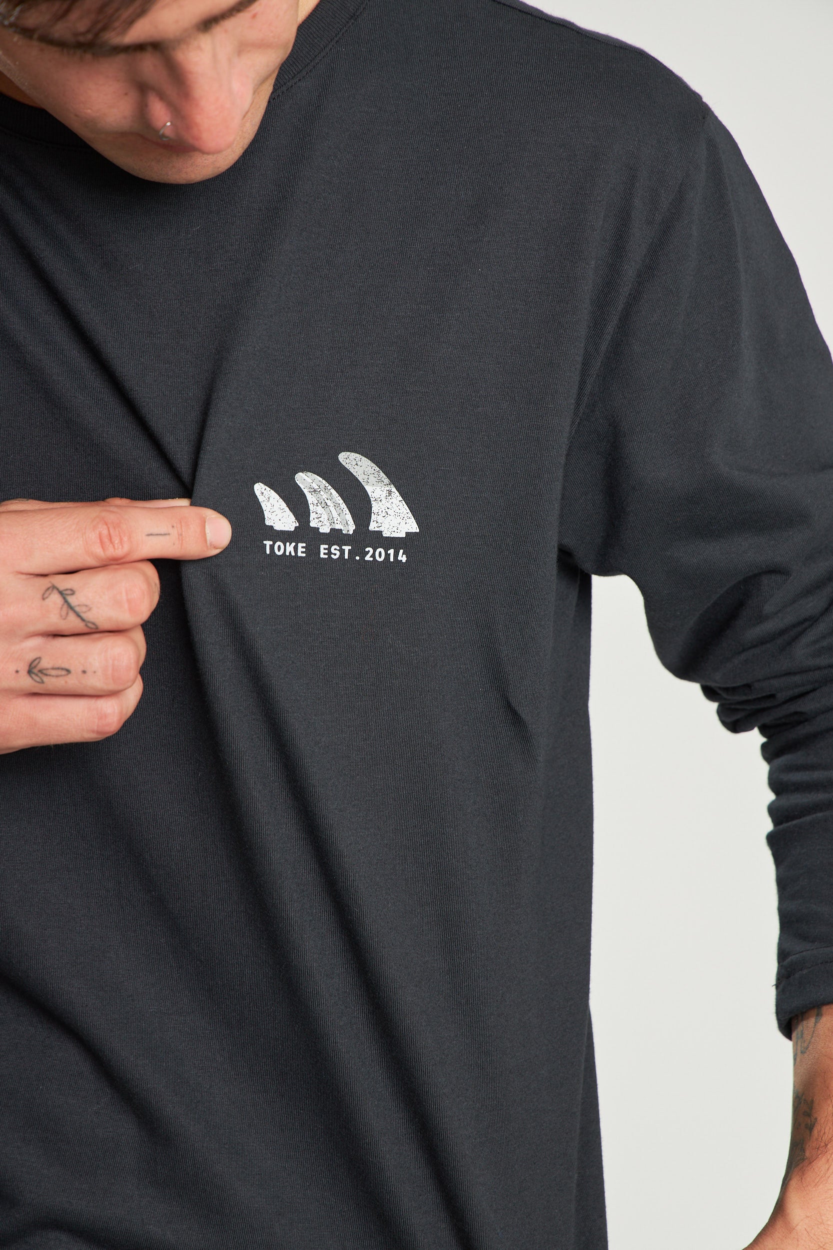 Polera Negra Manga Larga Quilla