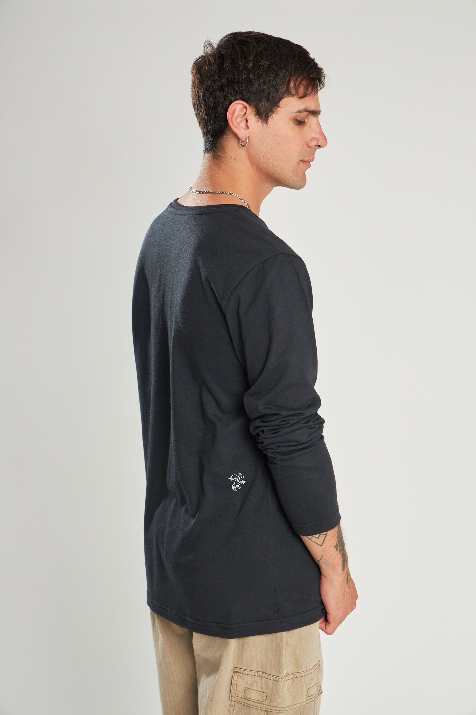 Polera Negra Manga Larga Quilla