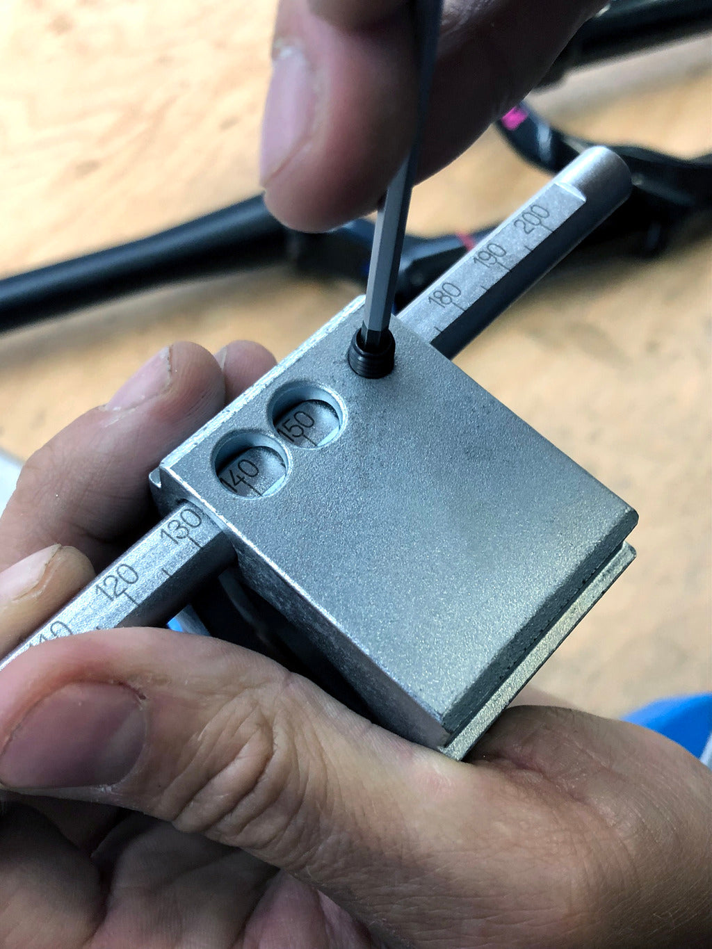 Unior Guia Para Cortar Tubos - Rideshop