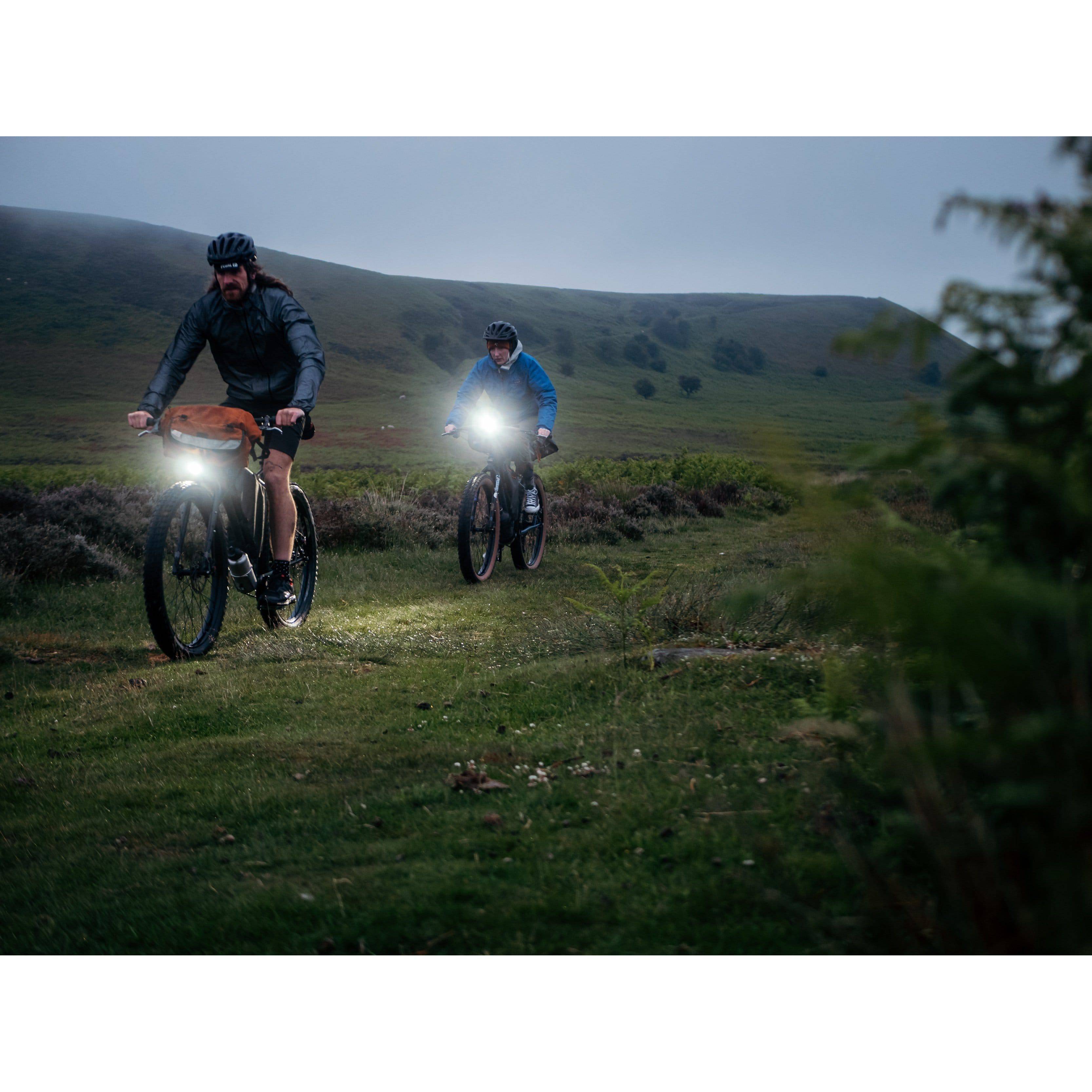 Luz Delantera Para Bicicleta Pwr Mountain 2000L//Knog - Rideshop