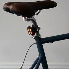Luz Trasera Para Bicicleta Blinder Mob Rear The Face//Knog - Rideshop