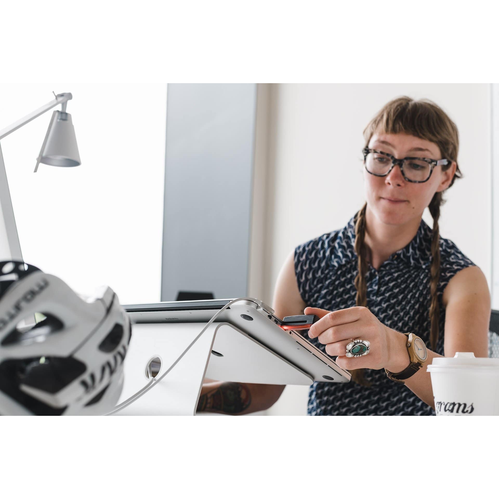 Luz Trasera Para Bicicleta Blinder Plus+//Knog - Rideshop
