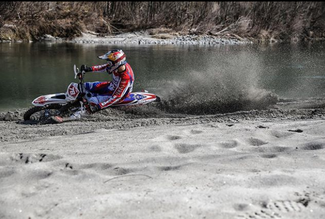 HERRERA Y BARBOSA QUEDARON A TIRO DE CAÑÓN DEL TOP 10 EN RANKING DEL ENDURO ITALIANO - Rideshop