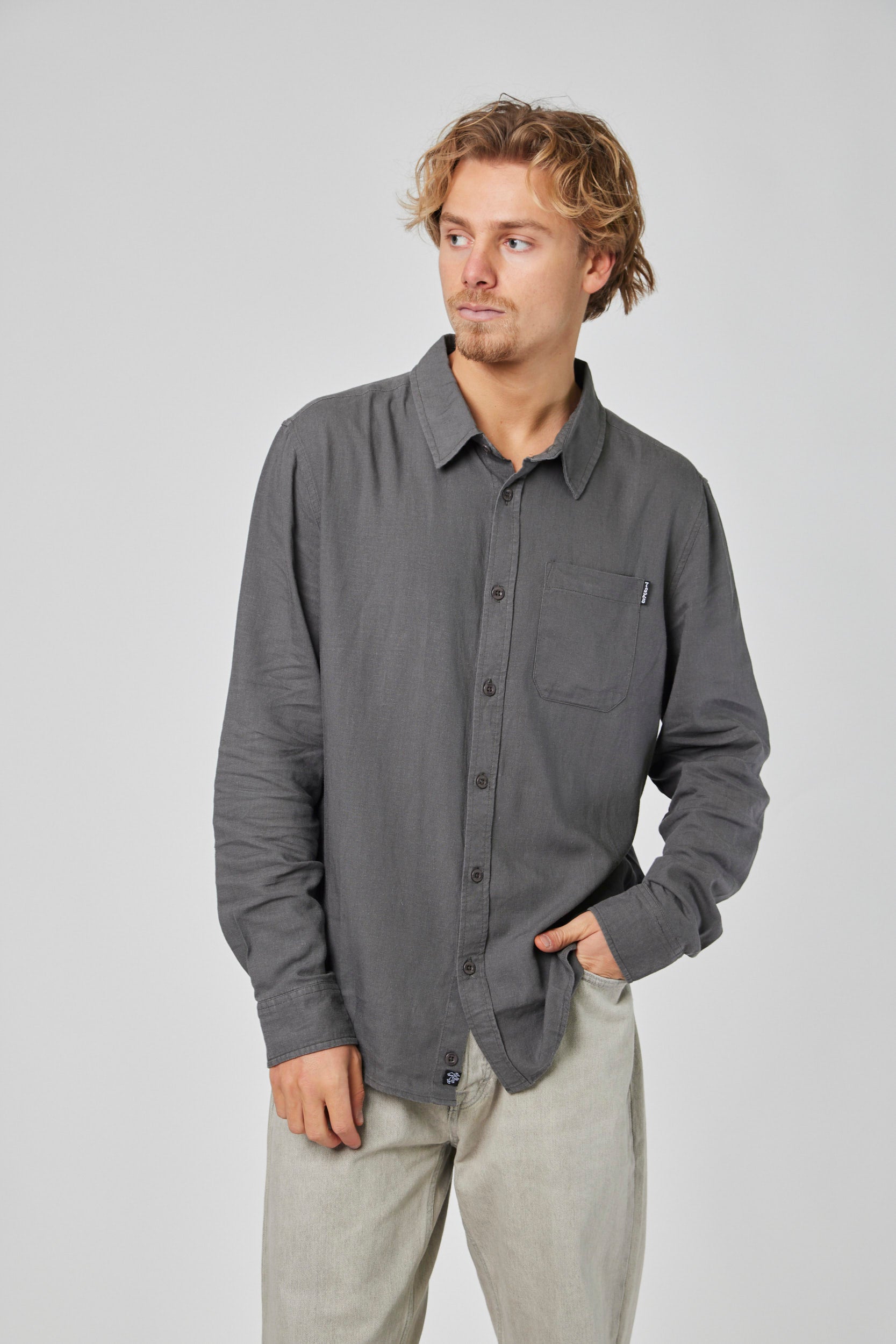 Camisa Gris Hombre Clutch
