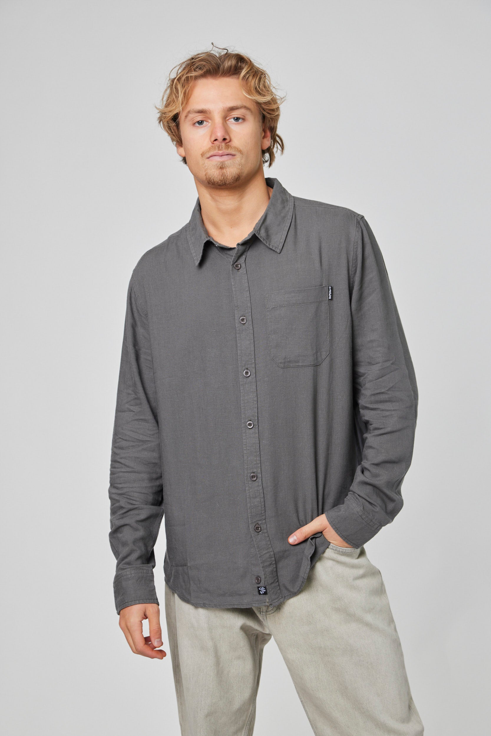 Camisa Gris Hombre Clutch