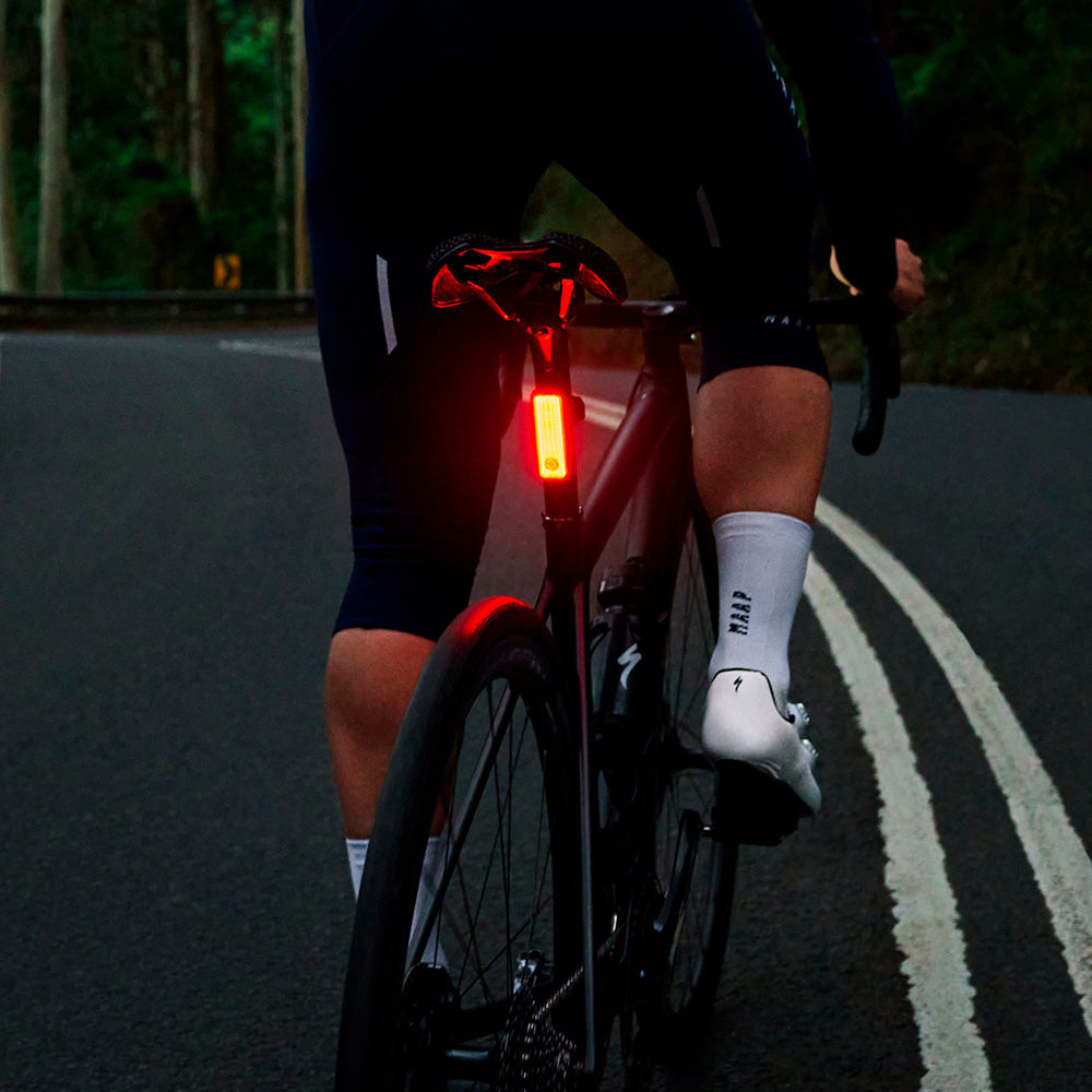Luz Trasera Knog Blinder R-150