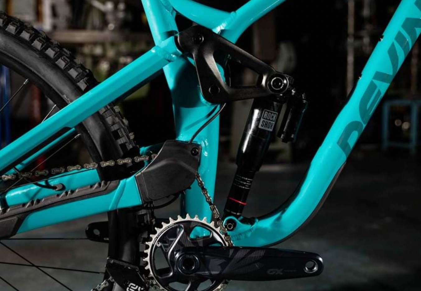 ヒシモ　PerfectionオリジナルDen T achi １７５Ｌ Devinci Chainsaw Enduro Gx Green 2023