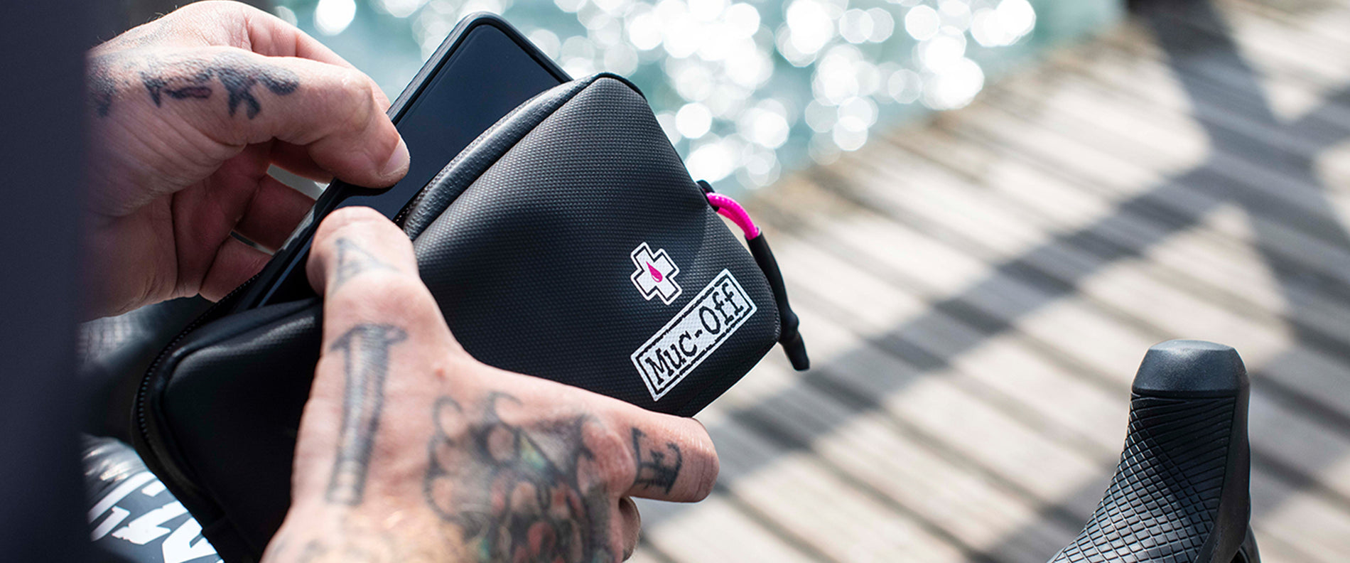 Estuche Impermeable Negro Muc-Off