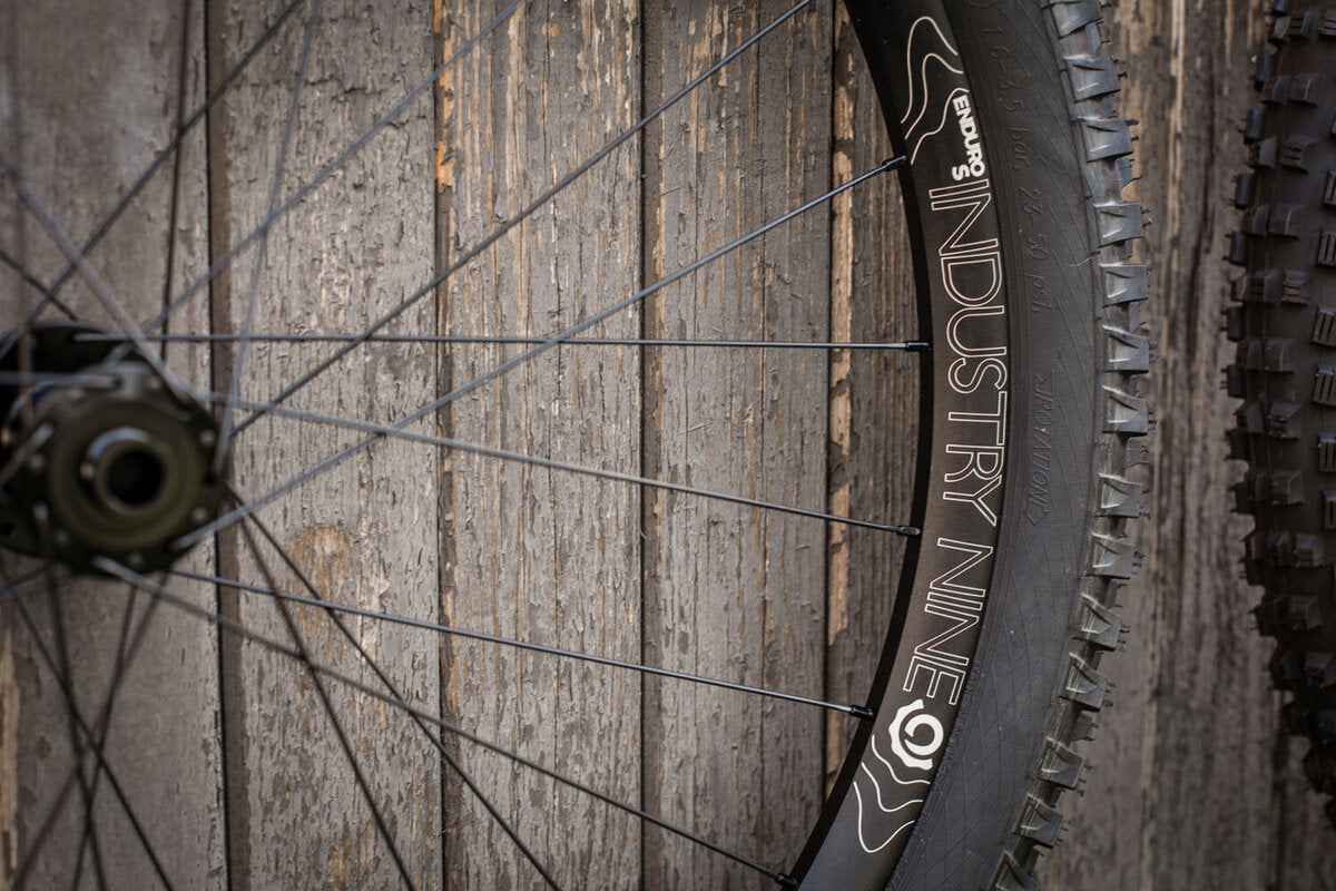 LLANTA ENDURO-S 27.5 28H (INDUSTRY NINE)