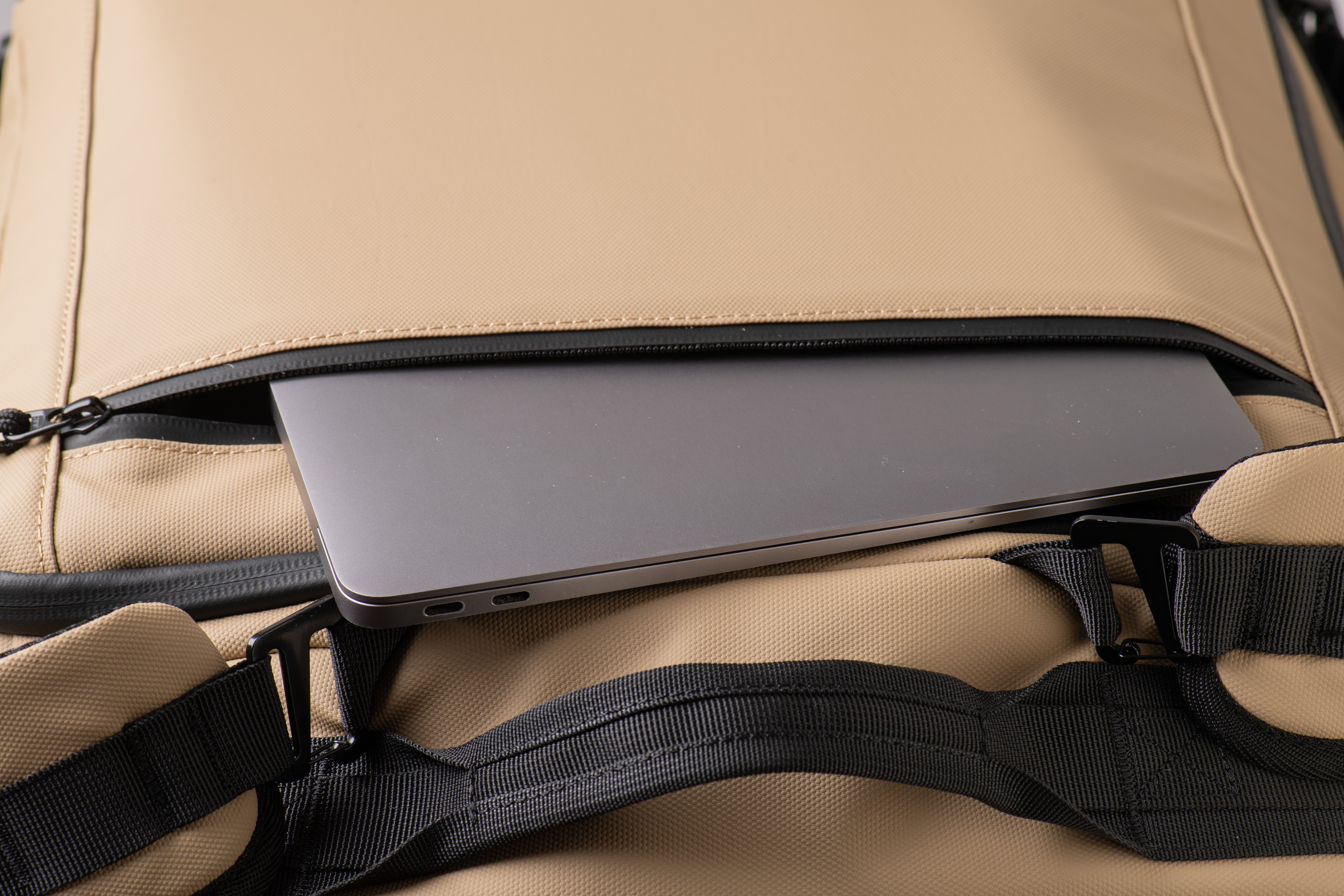 Bolso Duffel 40L Desert Sand