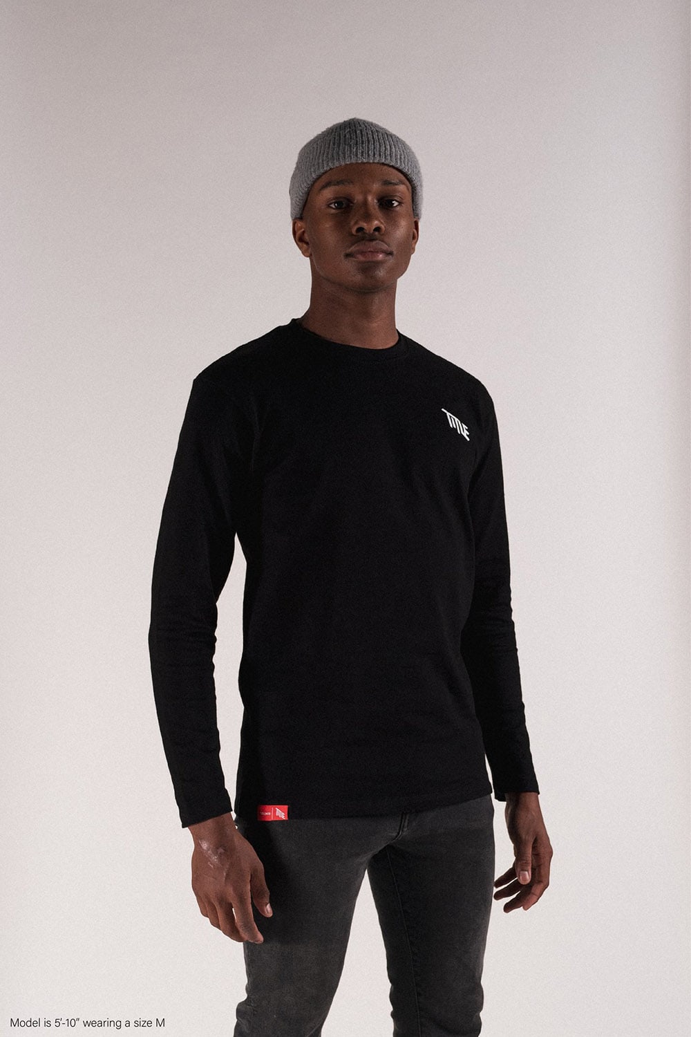 Polera manga larga TITLE - Negra
