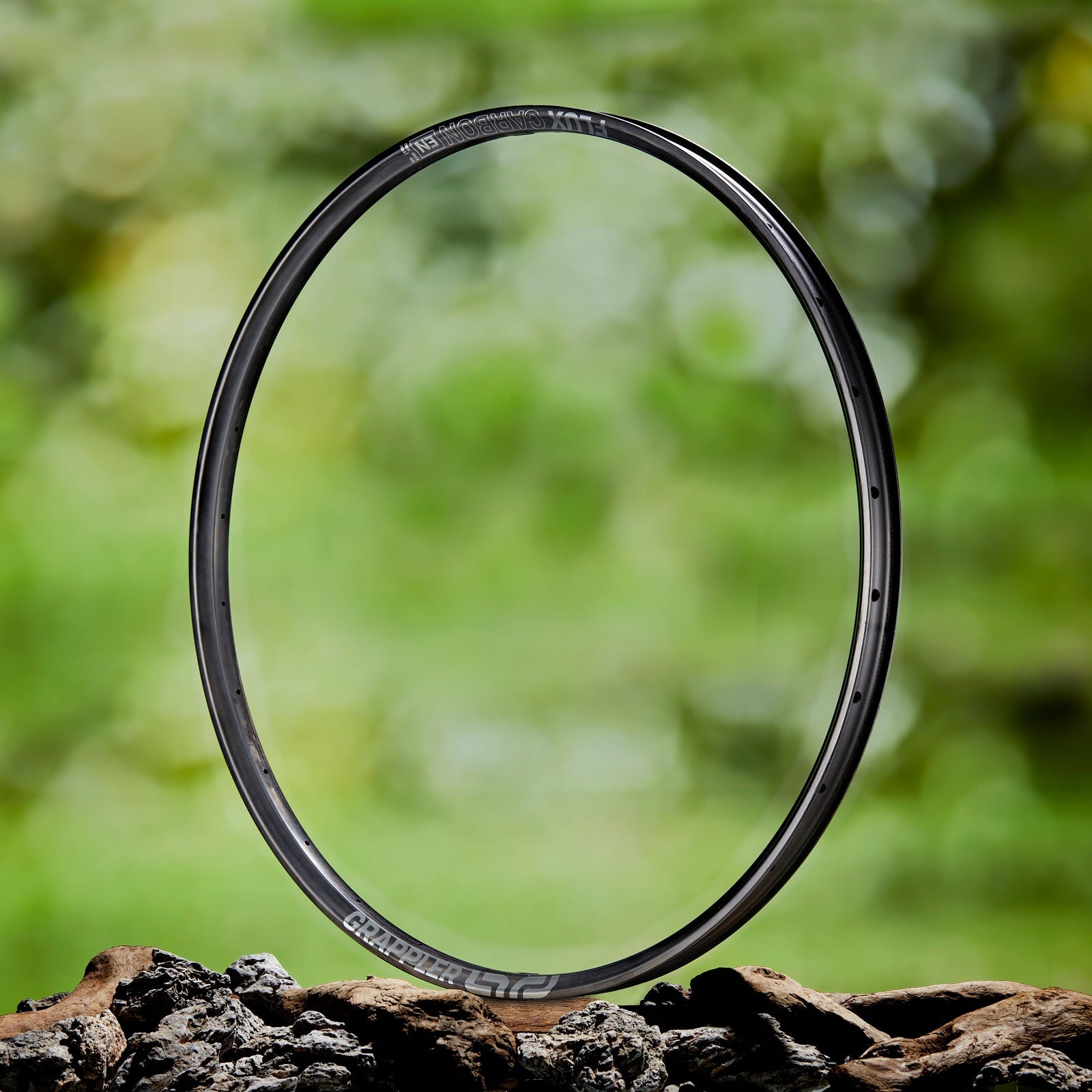 Llanta E13 Grappler Flux DH Carbono 29 30mm 32H Negro - imagen 2