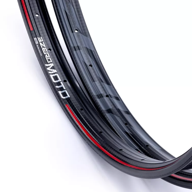 Llanta Zipp 3Zero Carbono 29" 32H Trasera