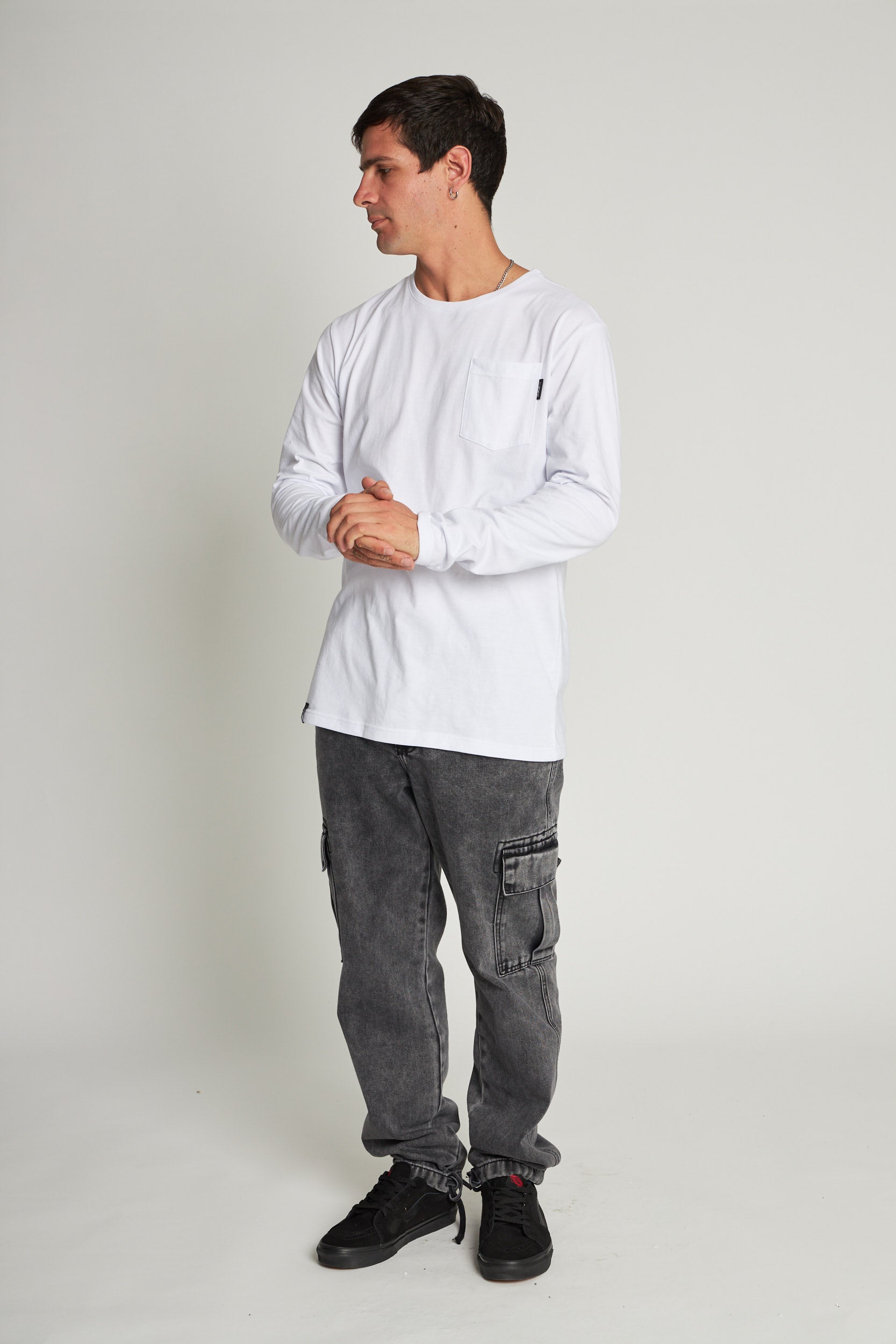 Polera Manga Larga Blanca Bolsillo