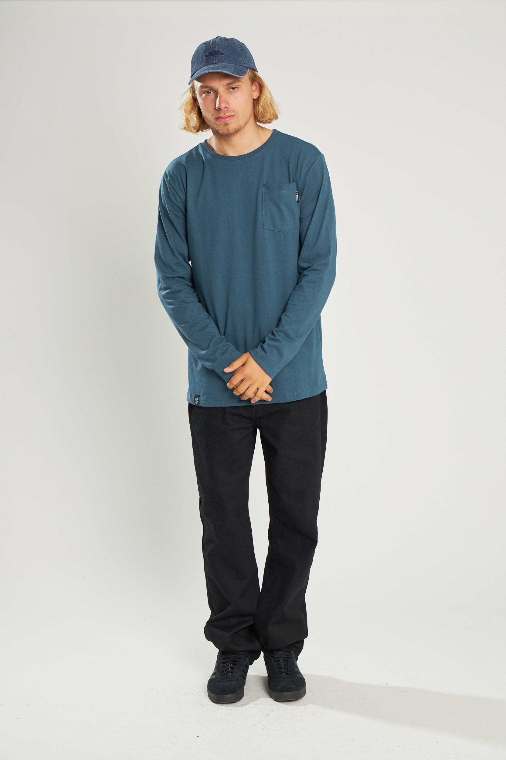 Polera Manga Larga Azul Bolsillo