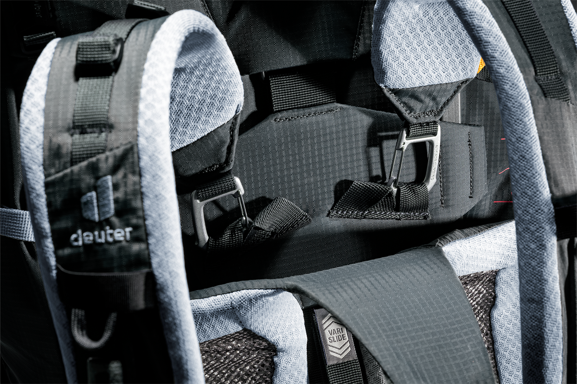 Deuter Mochila Aircontact Pro 65+10 SL graphite