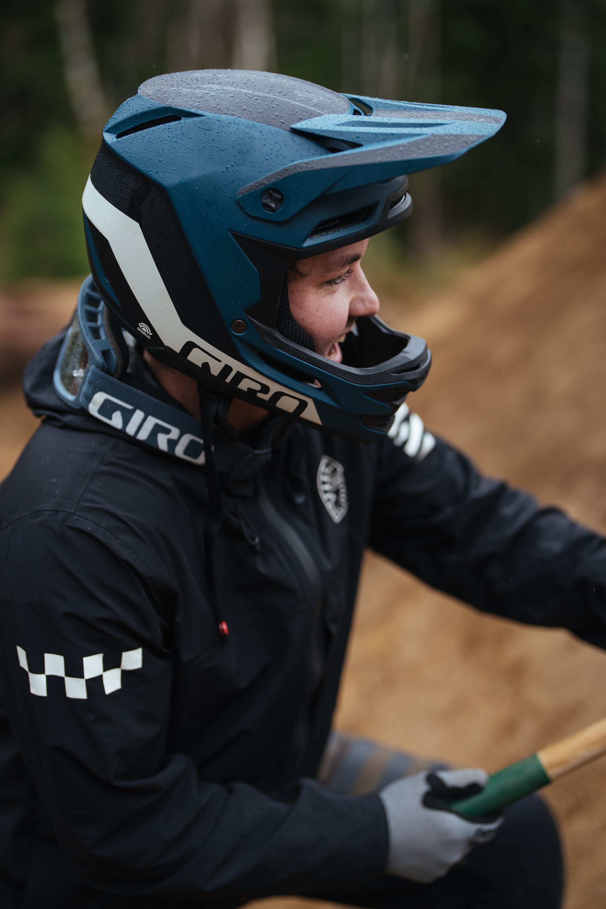 CASCO GIRO INSURGENT SPHERICAL MT BLACK M/L 23 (7145271)