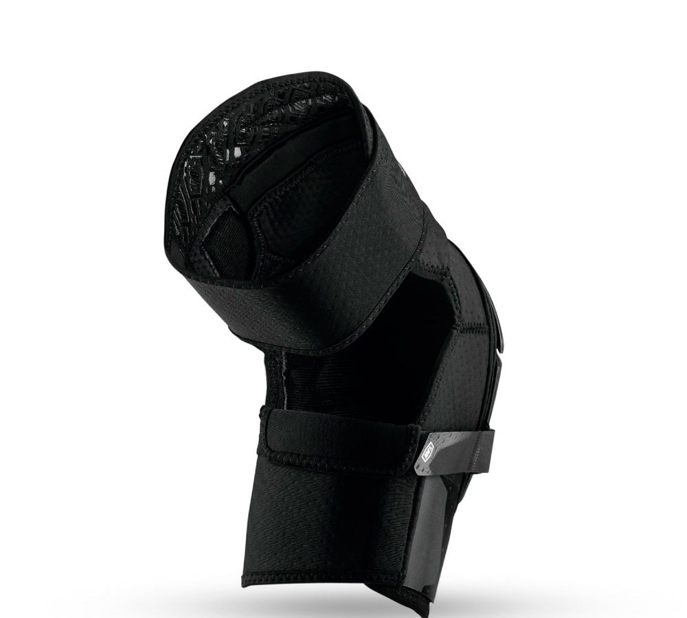 Rodilleras modelo Fortis Level 1 Black | 100 Percent