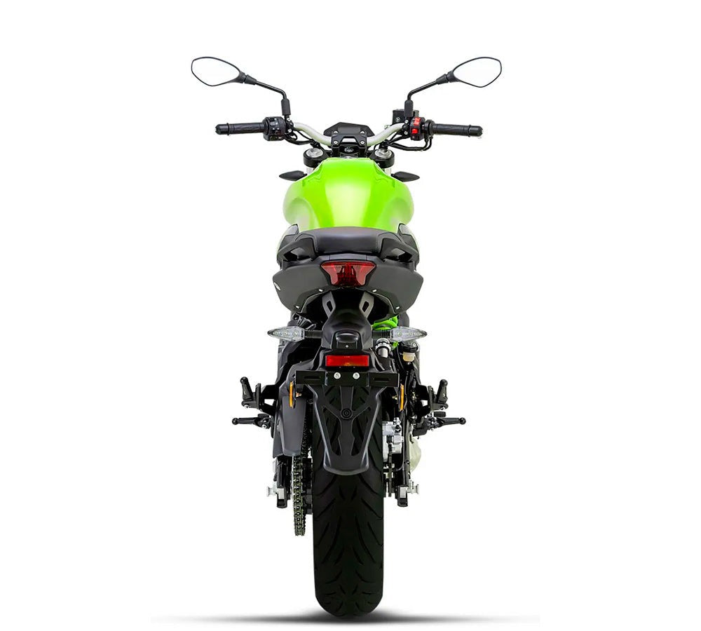 Motocicleta naked modelo 302-S verde 2024 | Benelli